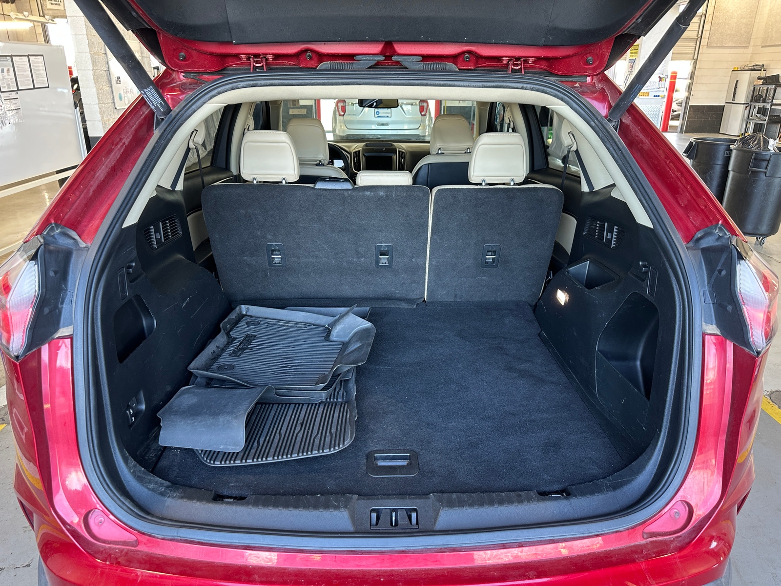 Thumbnail: 2020 Ford Edge - 6