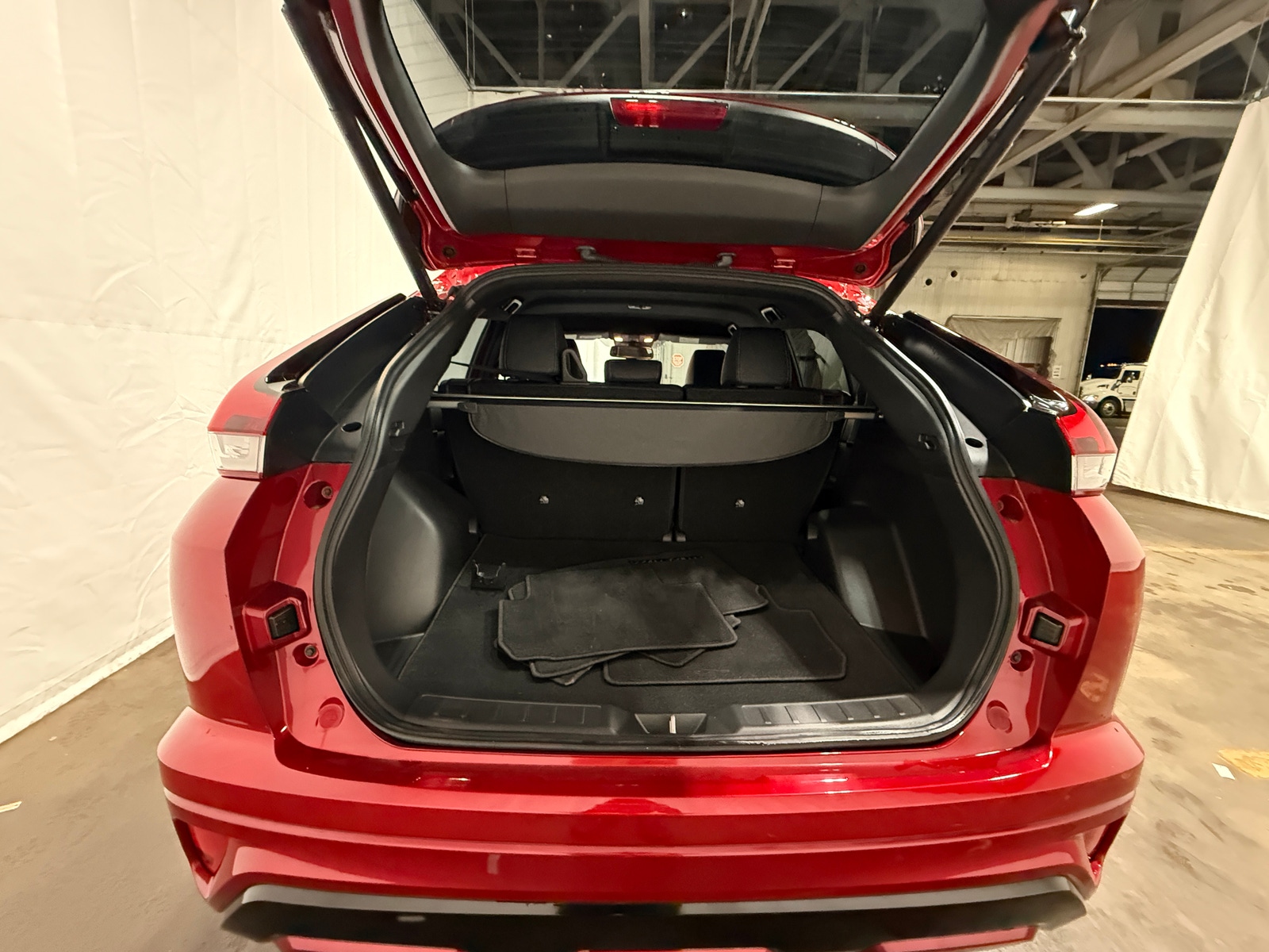 Thumbnail: 2024 Mitsubishi Eclipse Cross - 6