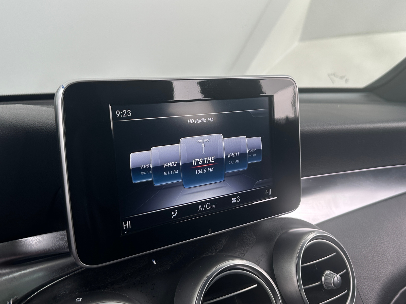 Thumbnail: 2018 Mercedes-Benz GLC - 3