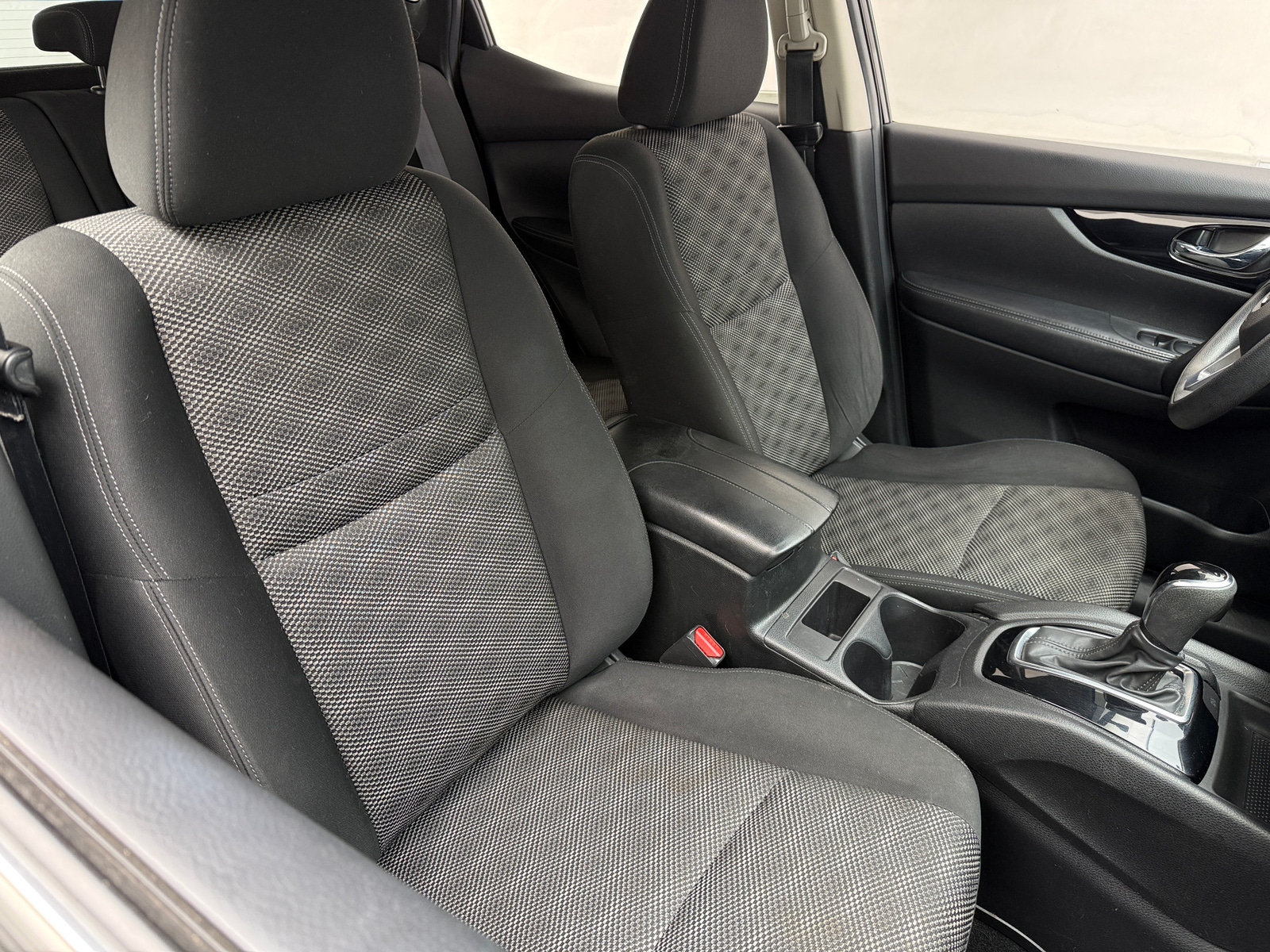 Thumbnail: 2018 Nissan Rogue Sport - 2