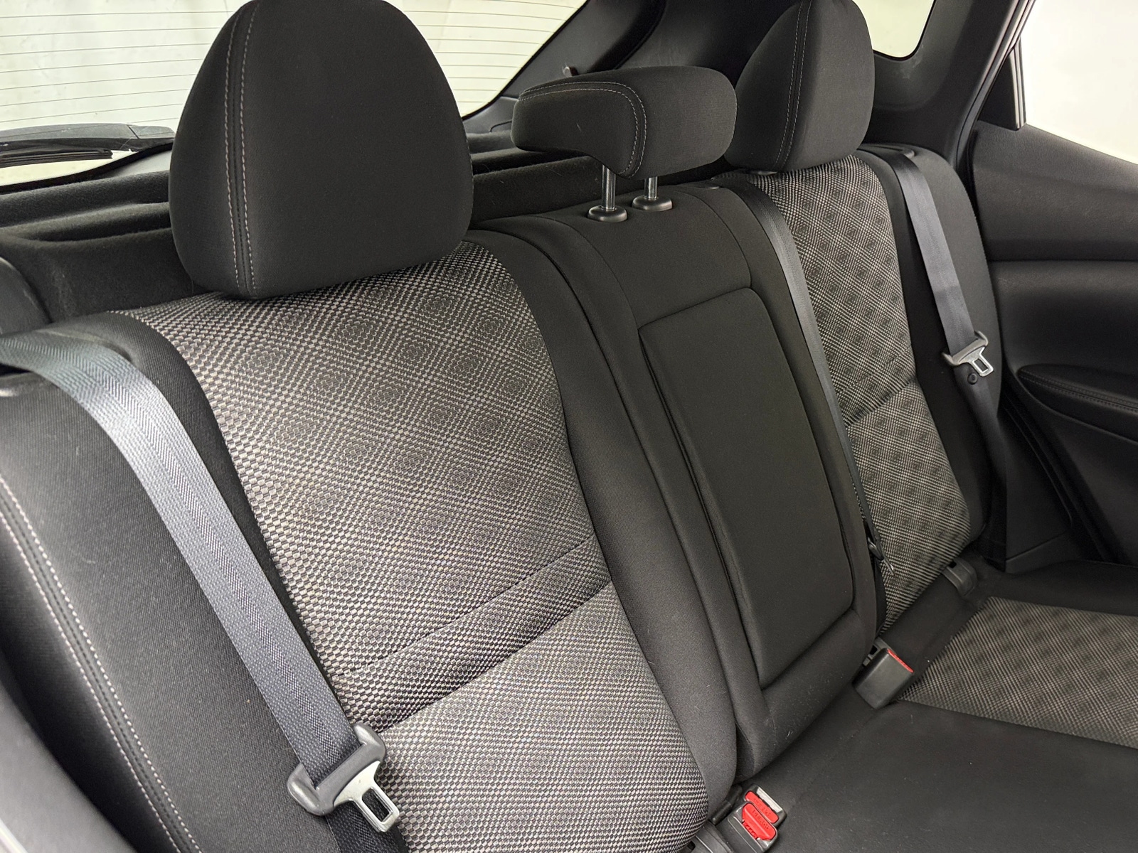 Thumbnail: 2018 Nissan Rogue Sport - 6