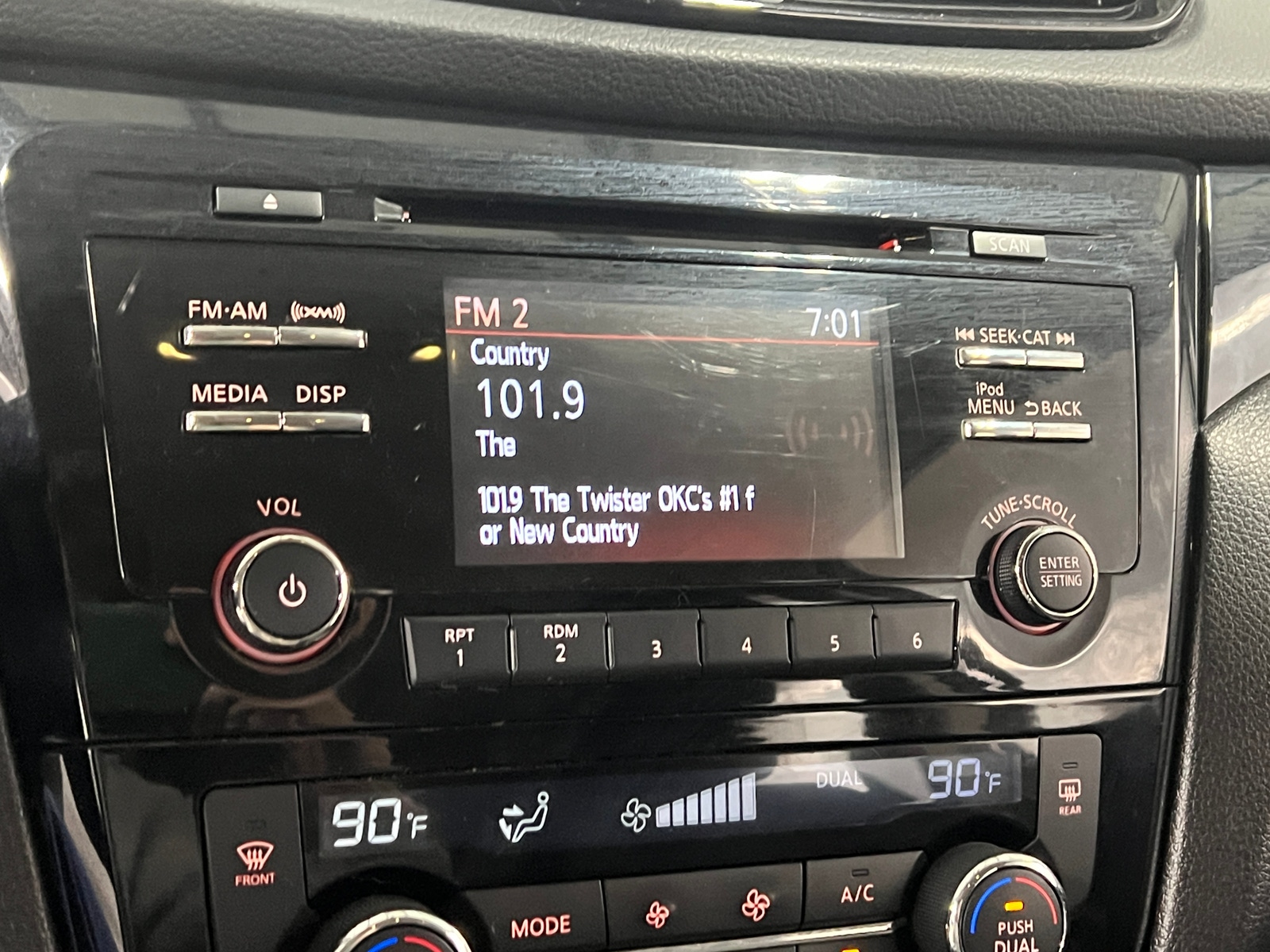 Thumbnail: 2018 Nissan Rogue Sport - 4