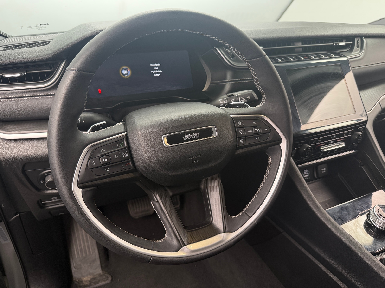 Thumbnail: 2024 Jeep Grand Cherokee L - 4