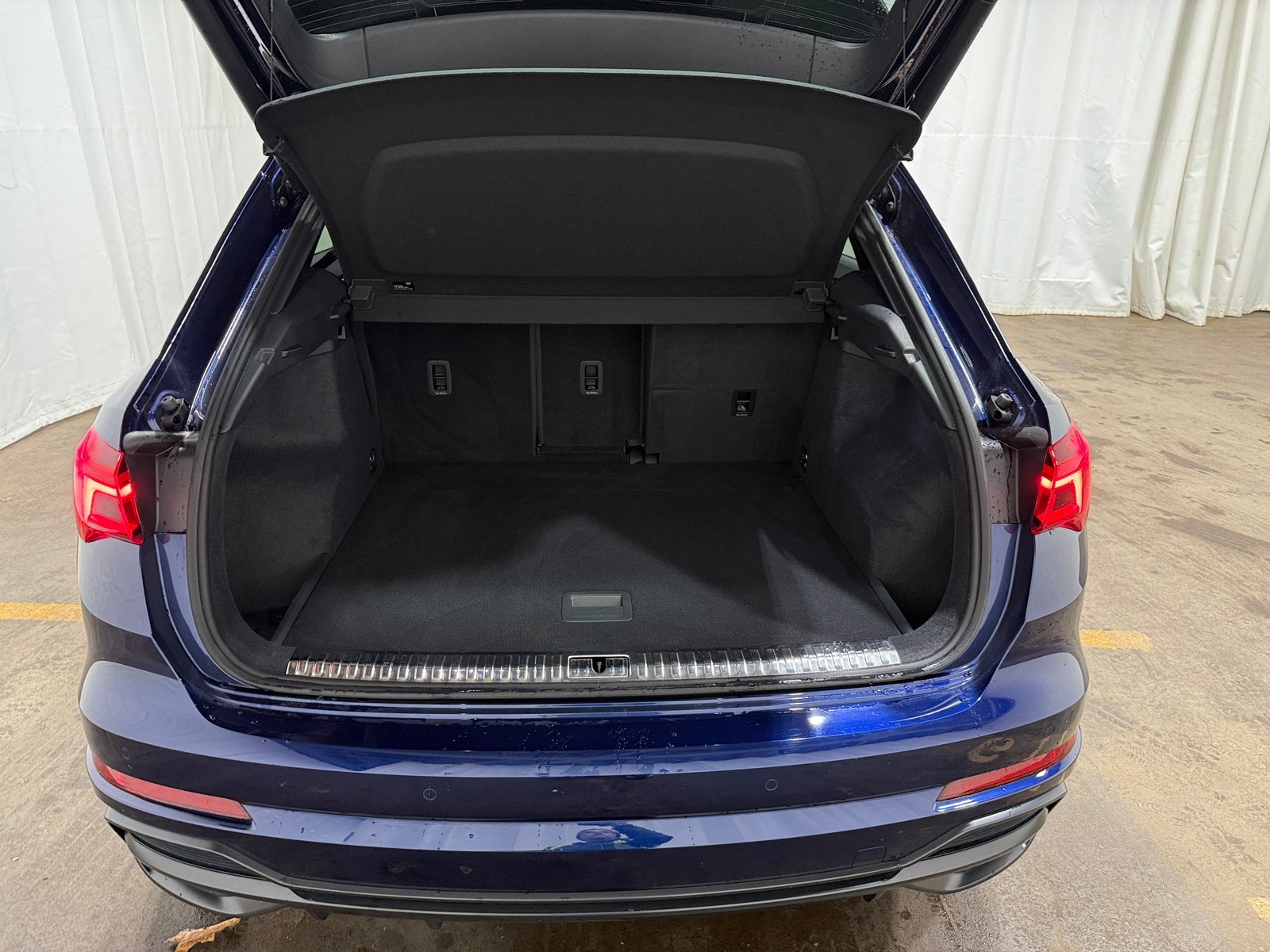 Thumbnail: 2022 Audi Q3 - 6