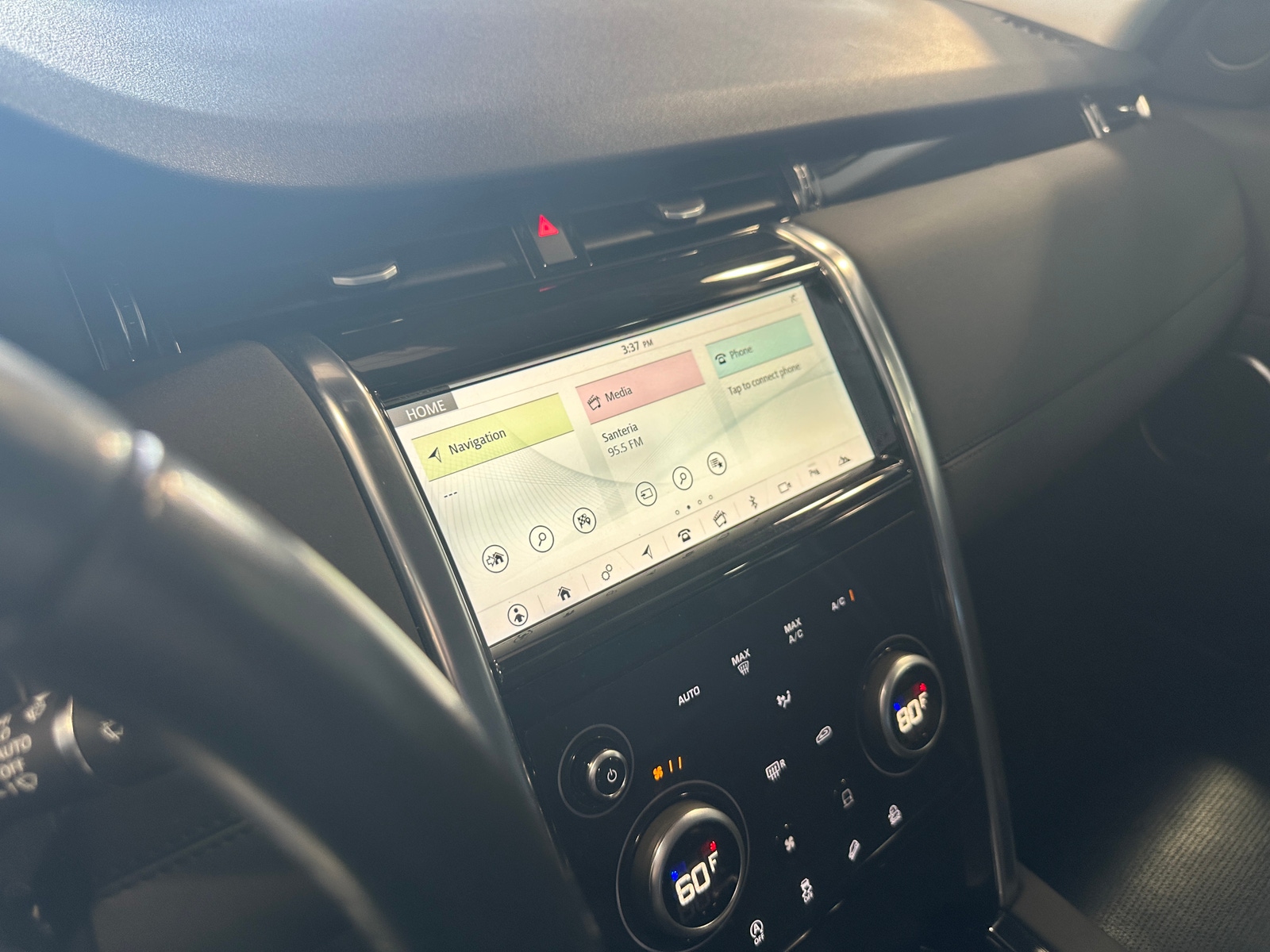 Thumbnail: 2020 Land Rover Discovery Sport - 3