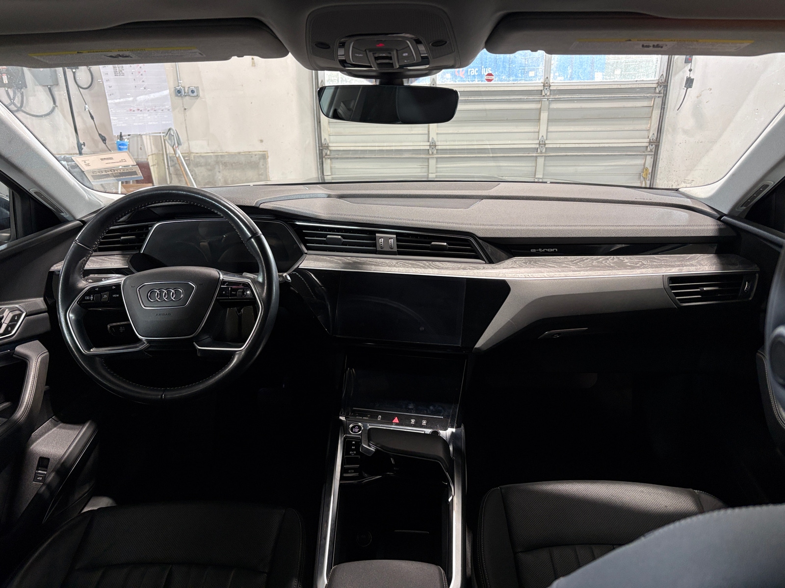 Thumbnail: 2021 Audi e-tron - 2