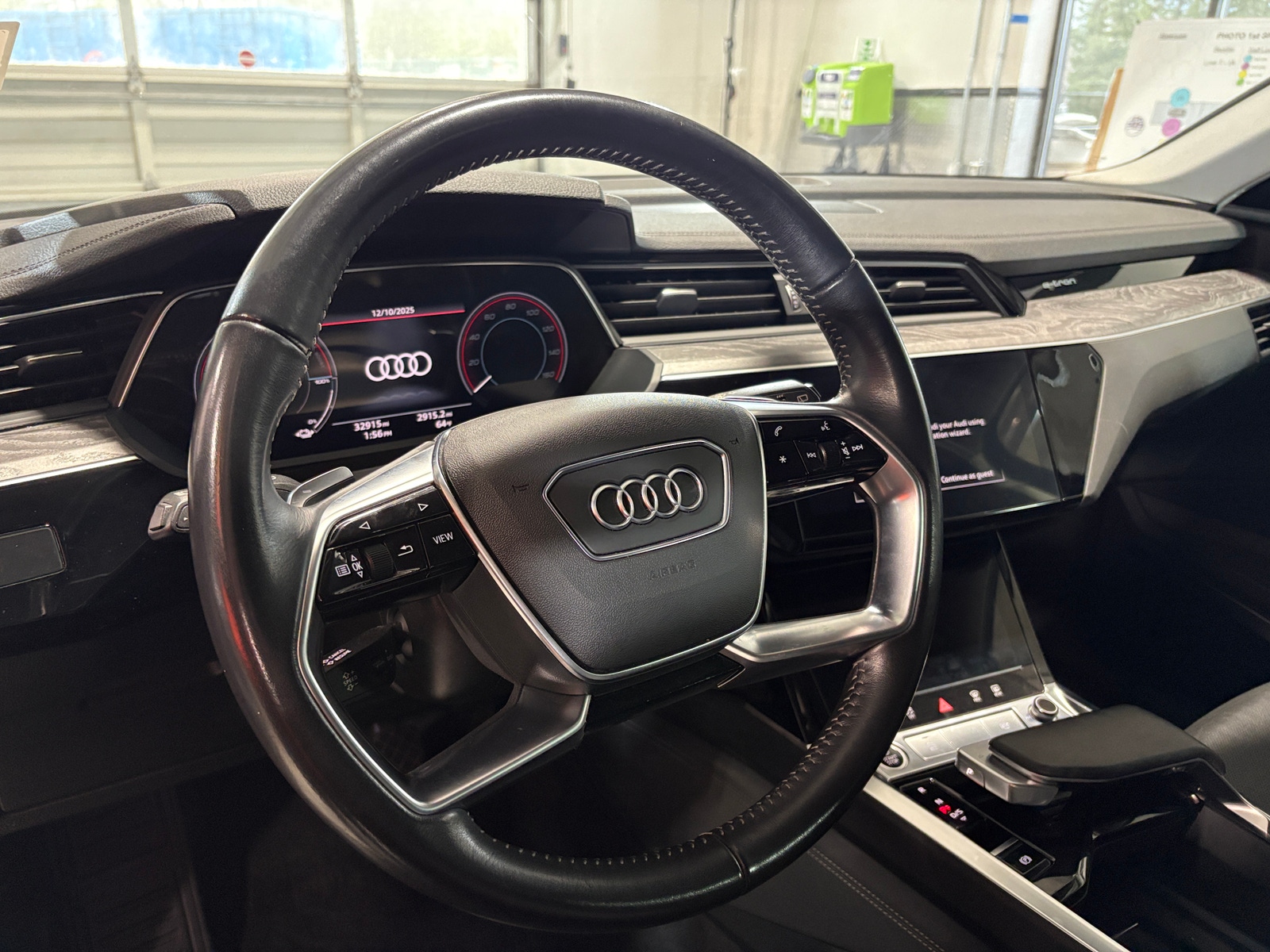 Thumbnail: 2021 Audi e-tron - 4