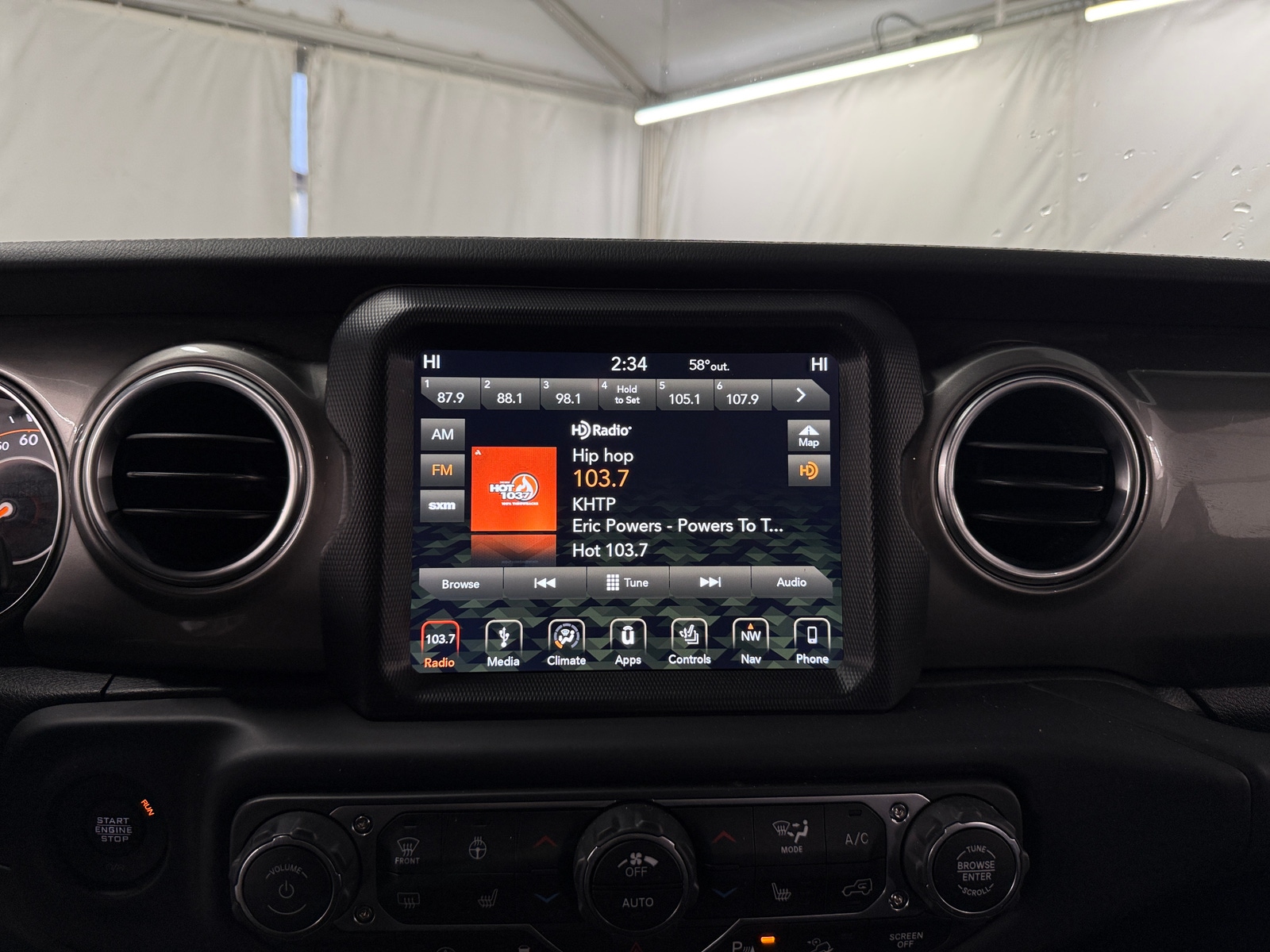 Thumbnail: 2018 Jeep Wrangler - 3