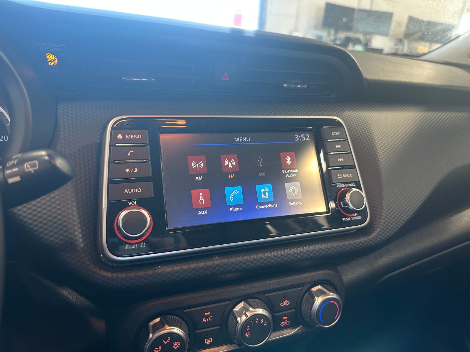 Thumbnail: 2023 Nissan Kicks - 4