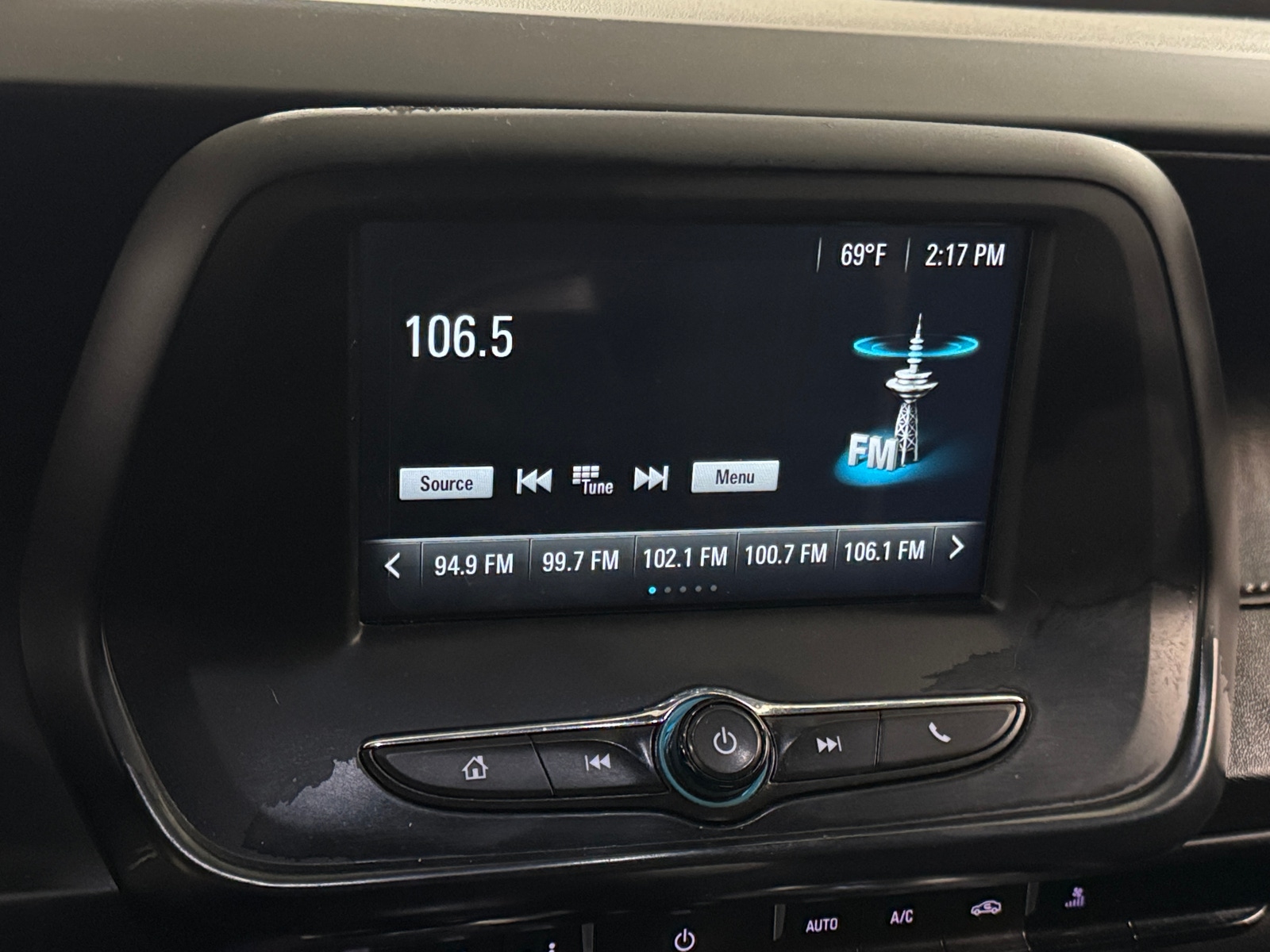 Thumbnail: 2018 Chevrolet Camaro - 3