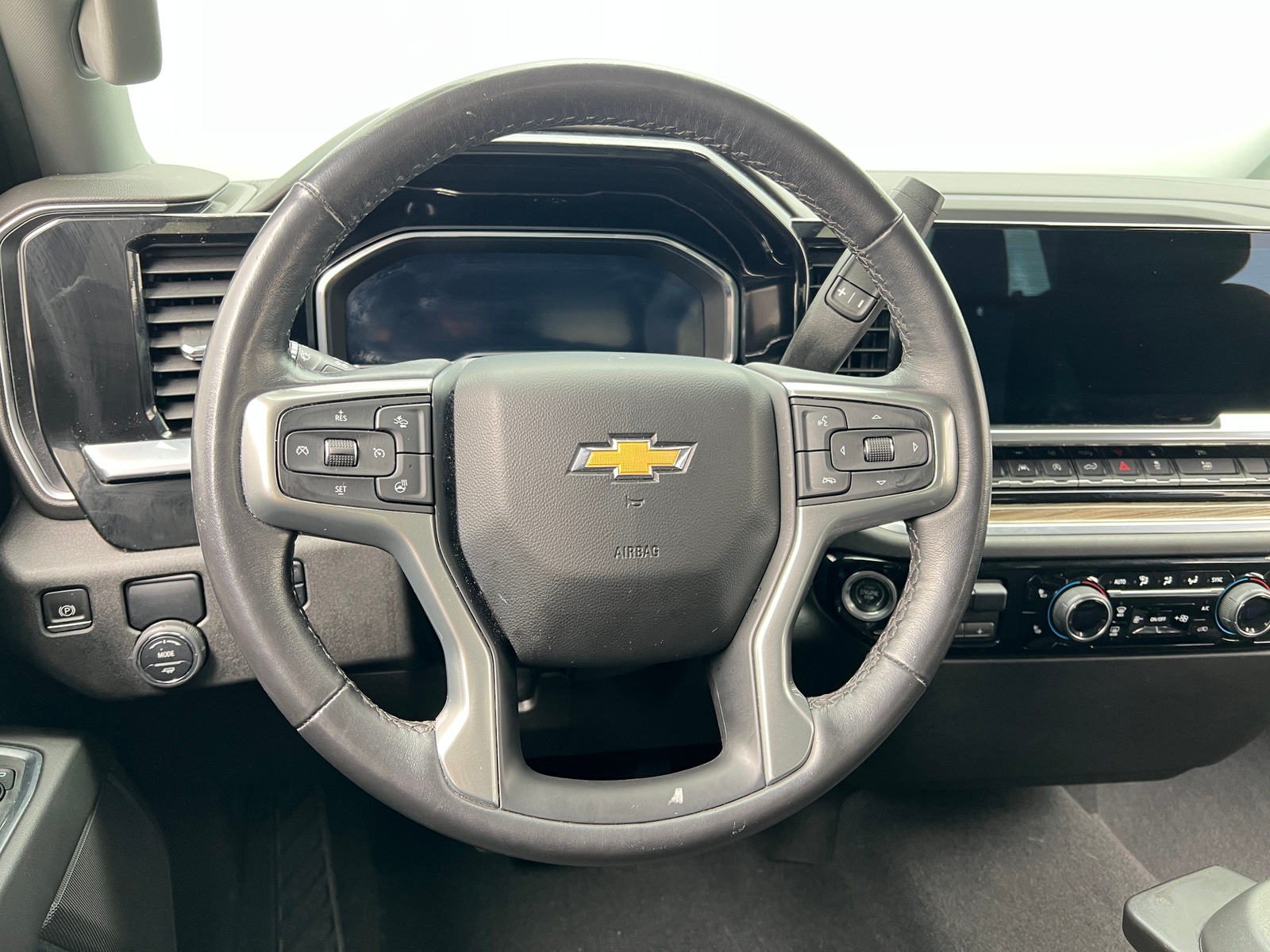 Thumbnail: 2022 Chevrolet Silverado 1500 - 5