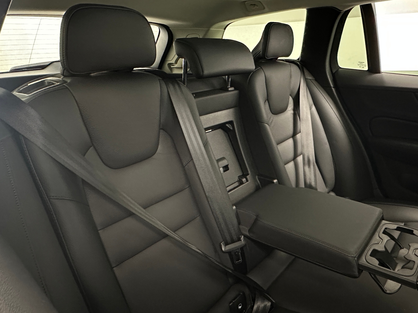 Thumbnail: 2025 Volvo V60 - 5