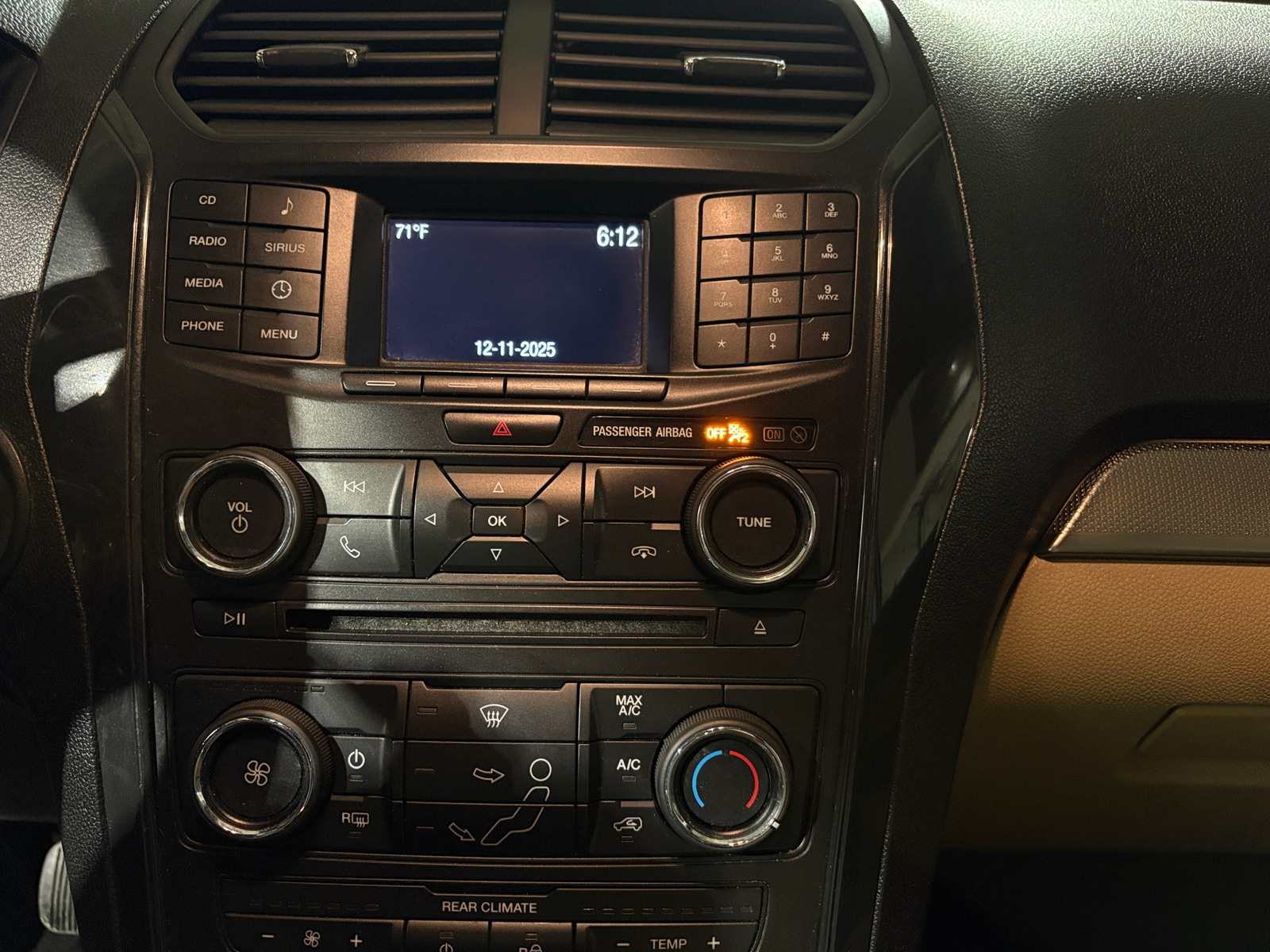 Thumbnail: 2017 Ford Explorer - 4