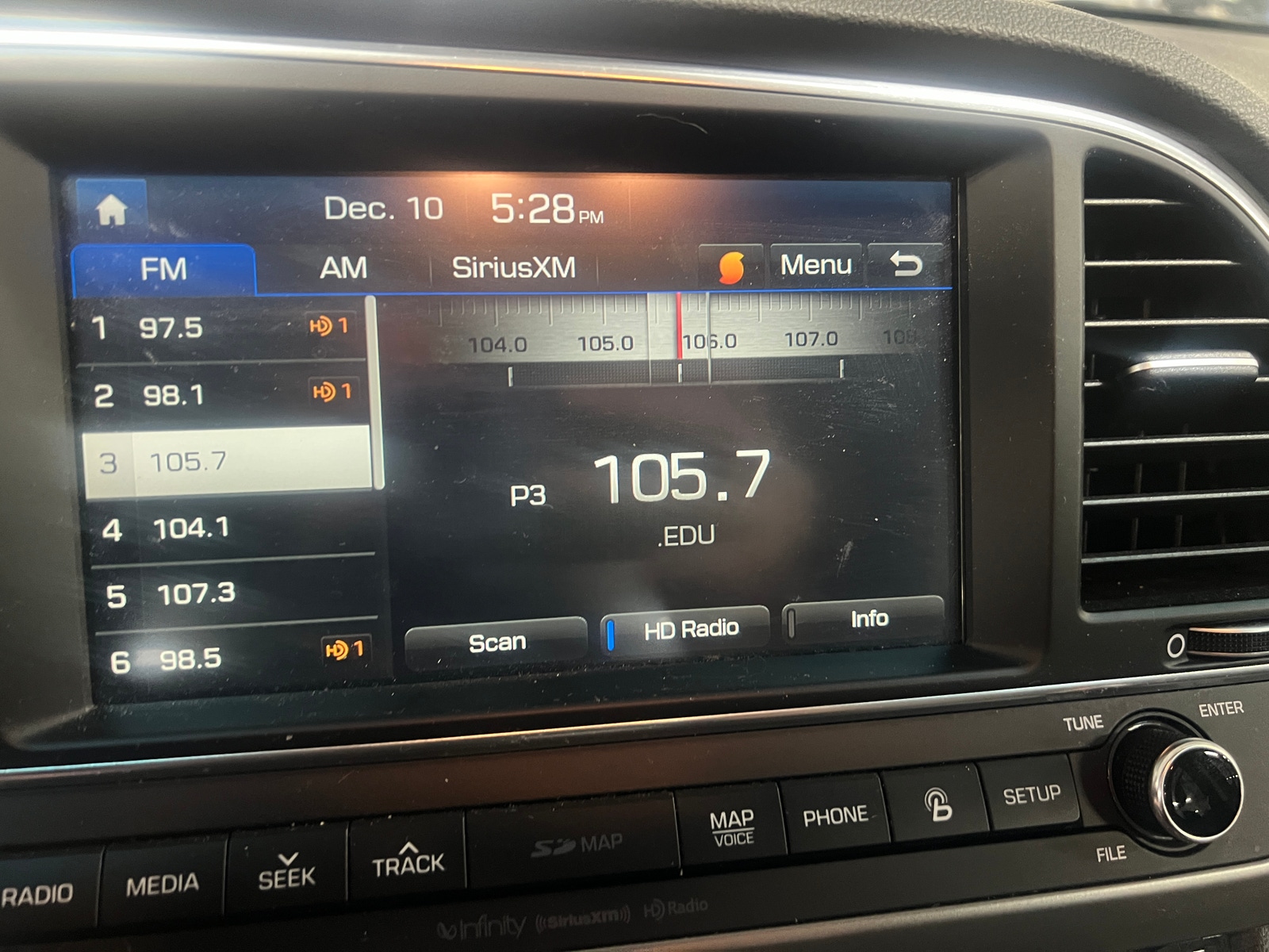 Thumbnail: 2017 Hyundai Elantra - 3