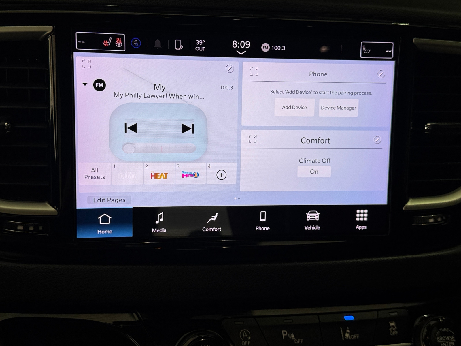 Thumbnail: 2023 Chrysler Pacifica - 3