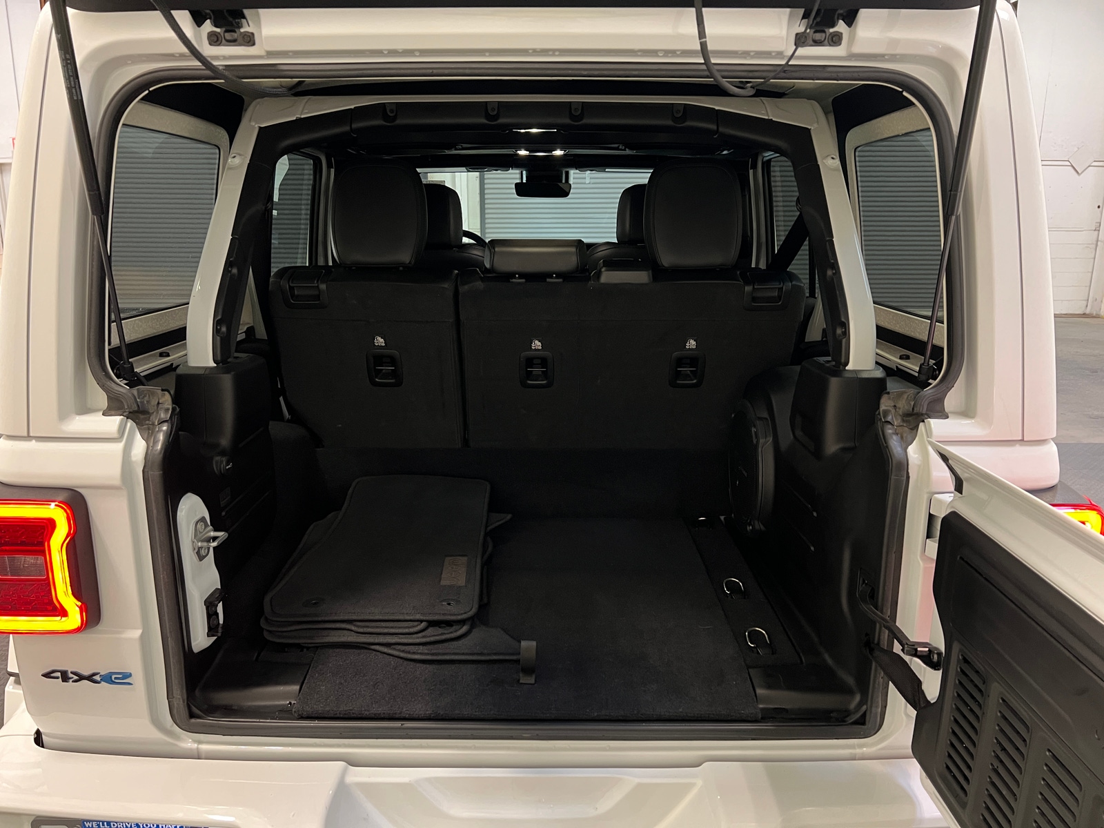 Thumbnail: 2021 Jeep Wrangler - 7