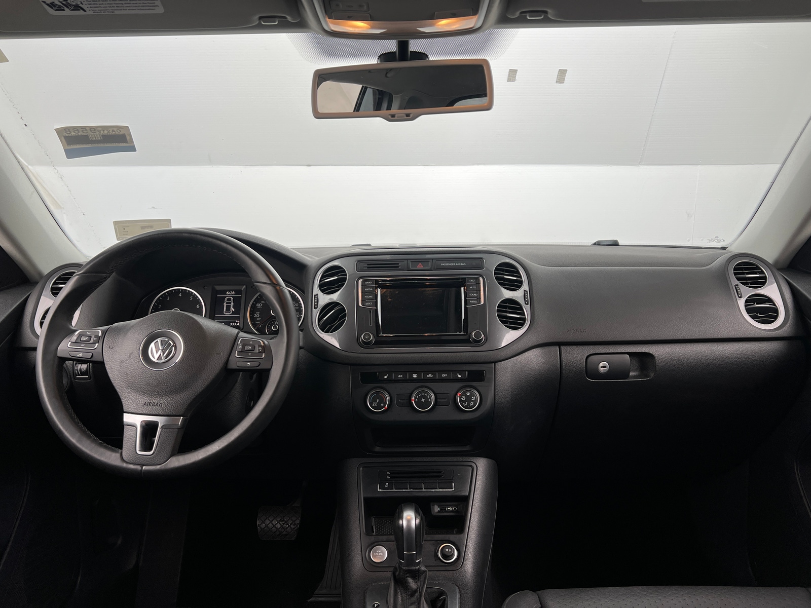 Thumbnail: 2017 Volkswagen Tiguan - 2