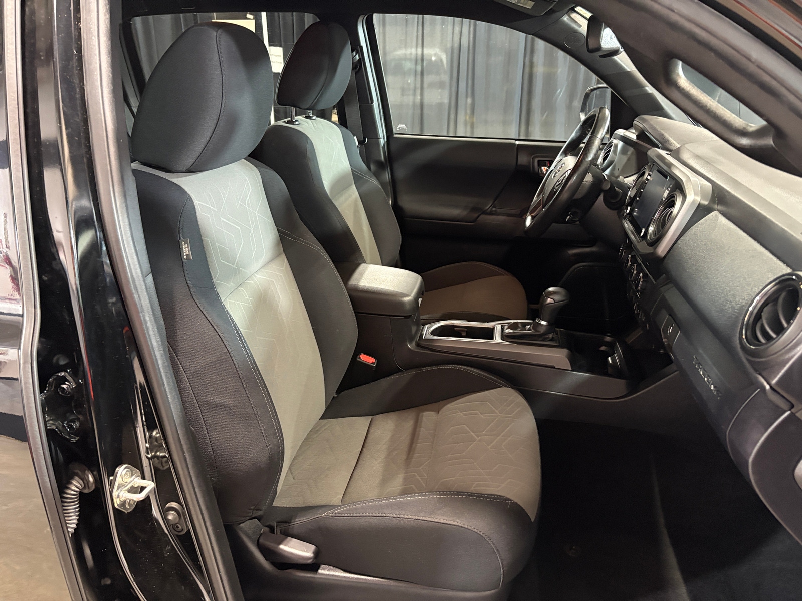 Thumbnail: 2022 Toyota Tacoma - 2