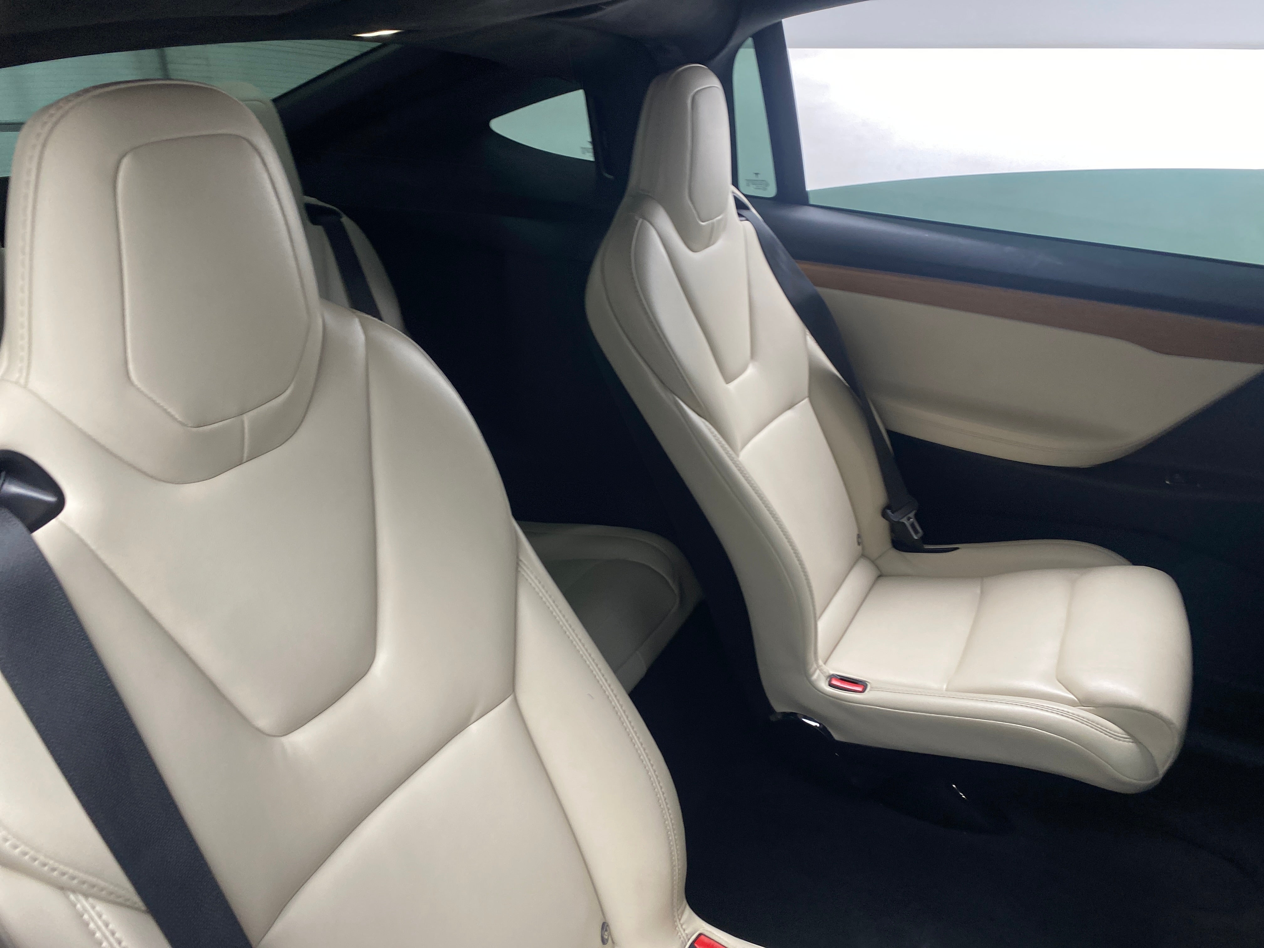 Used 2020 Tesla Model X Long Range with VIN 5YJXCBE27LF286351 for sale in Oak Creek, WI