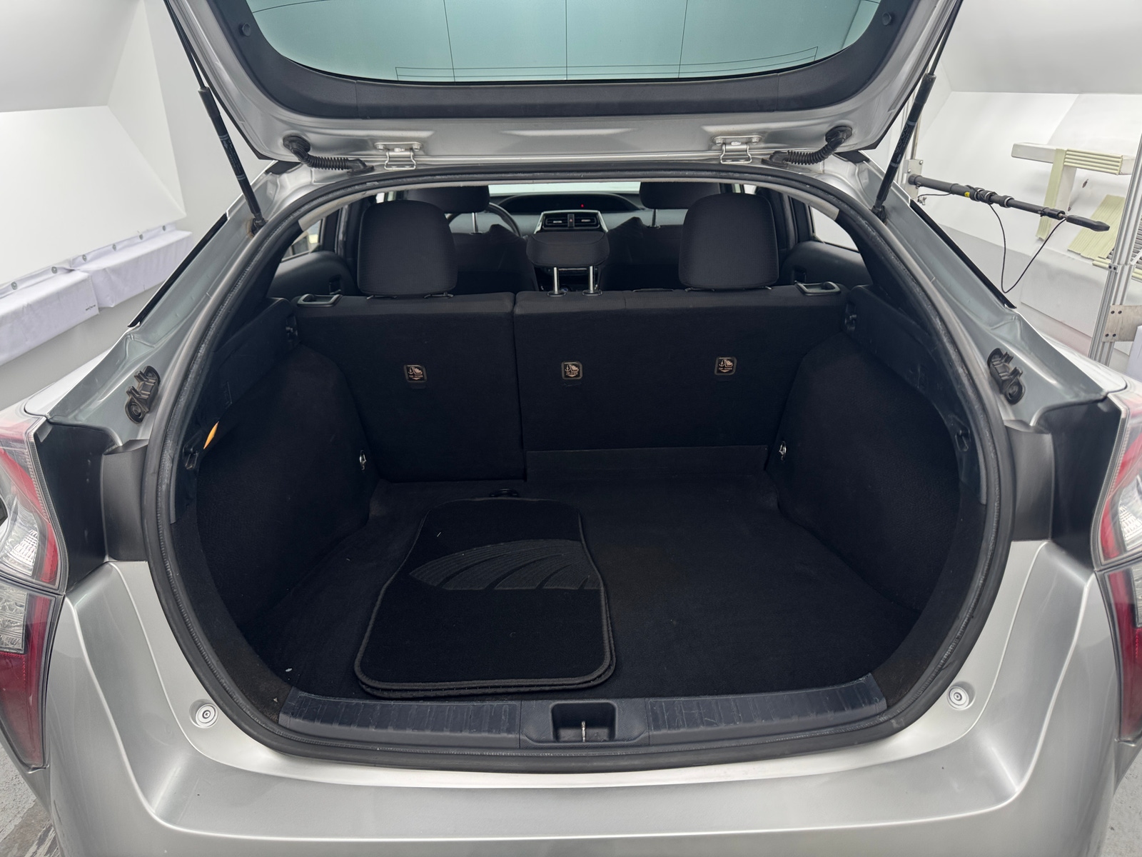 Thumbnail: 2016 Toyota Prius - 7