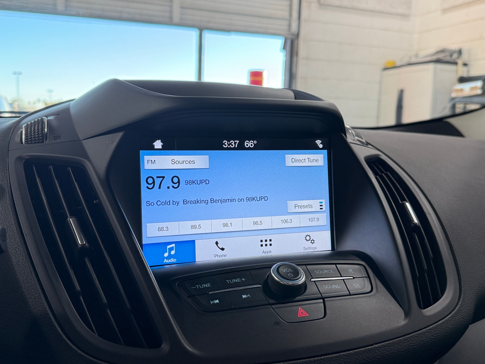 Thumbnail: 2019 Ford Escape - 4