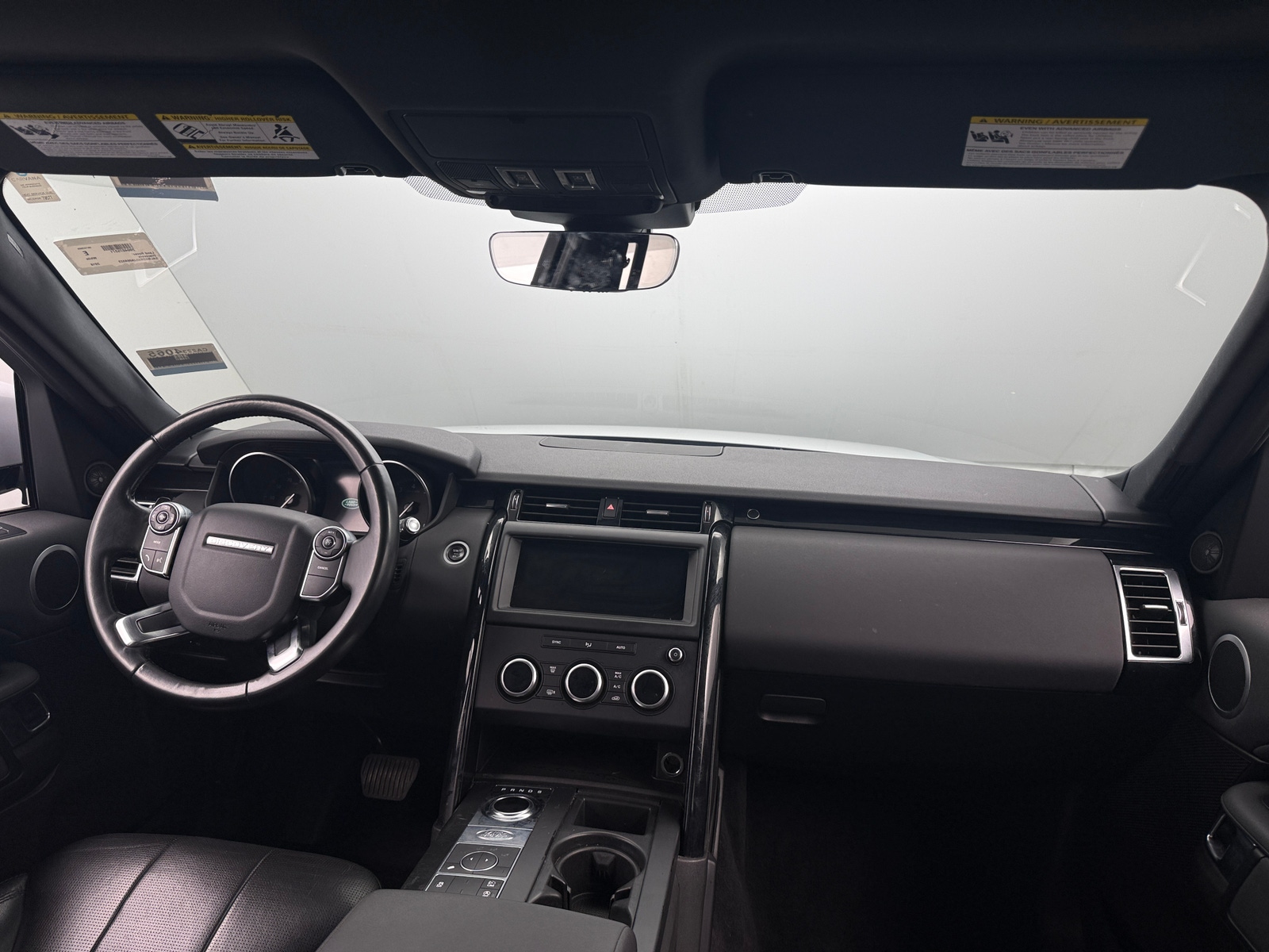 Thumbnail: 2018 Land Rover Discovery - 3