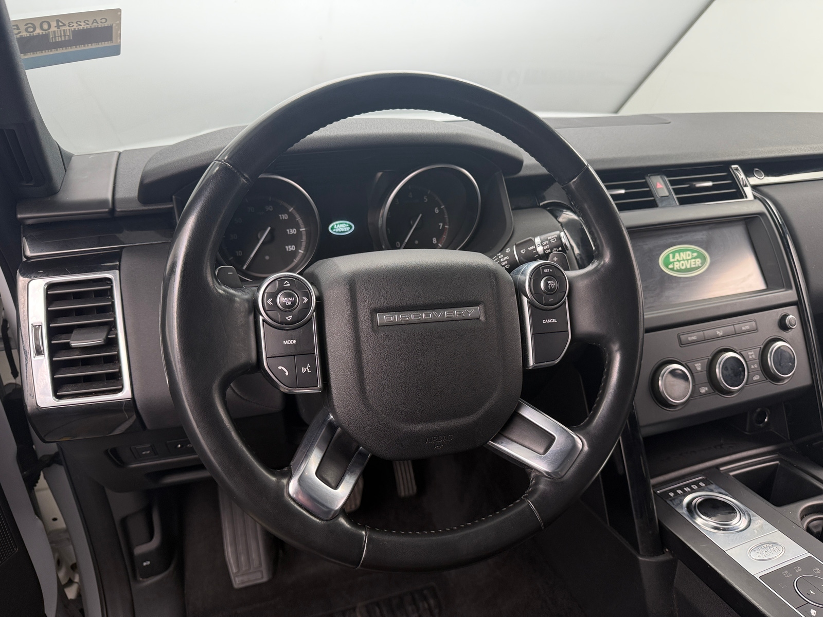 Thumbnail: 2018 Land Rover Discovery - 5