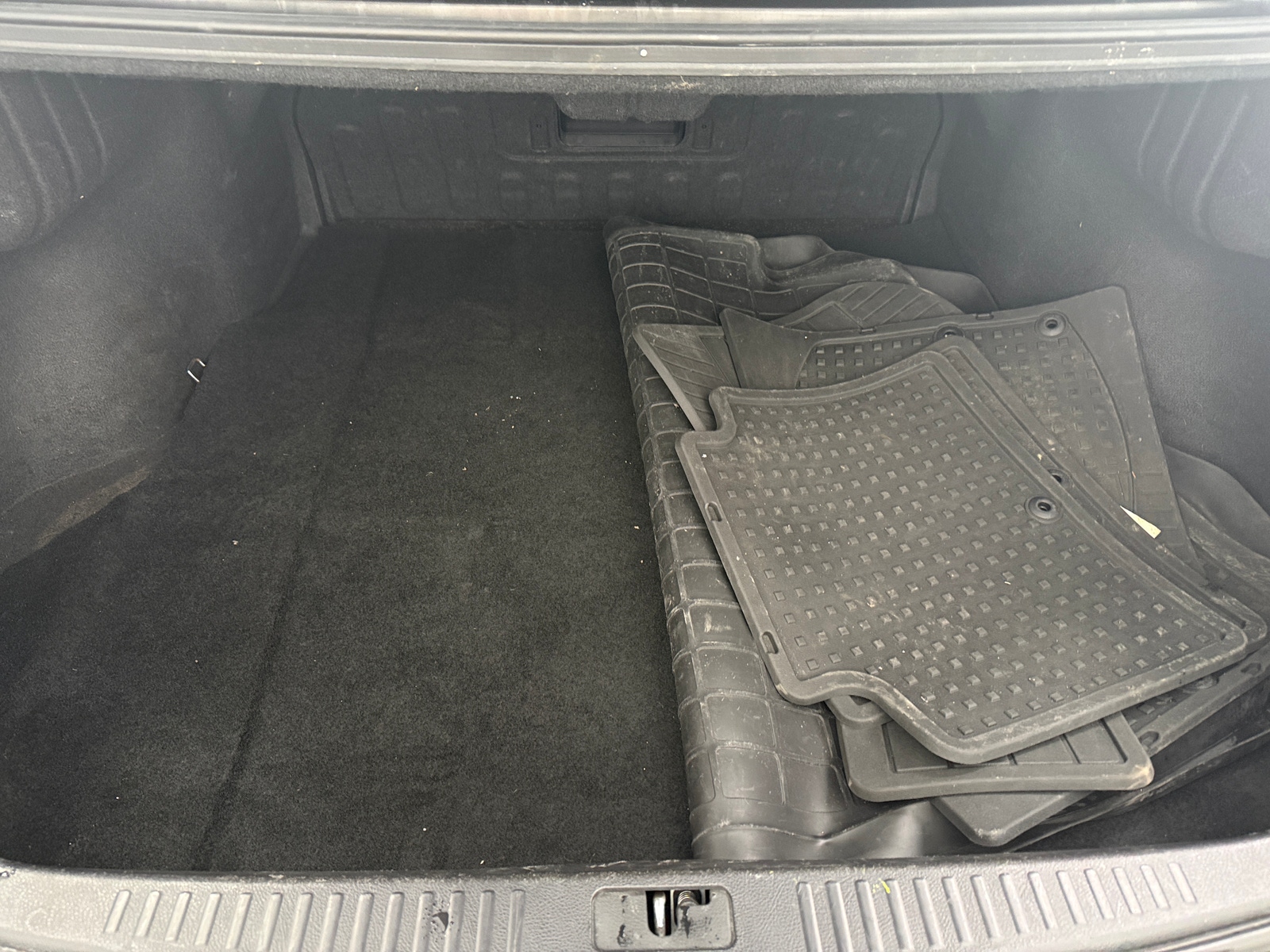 Thumbnail: 2013 Hyundai Genesis - 6