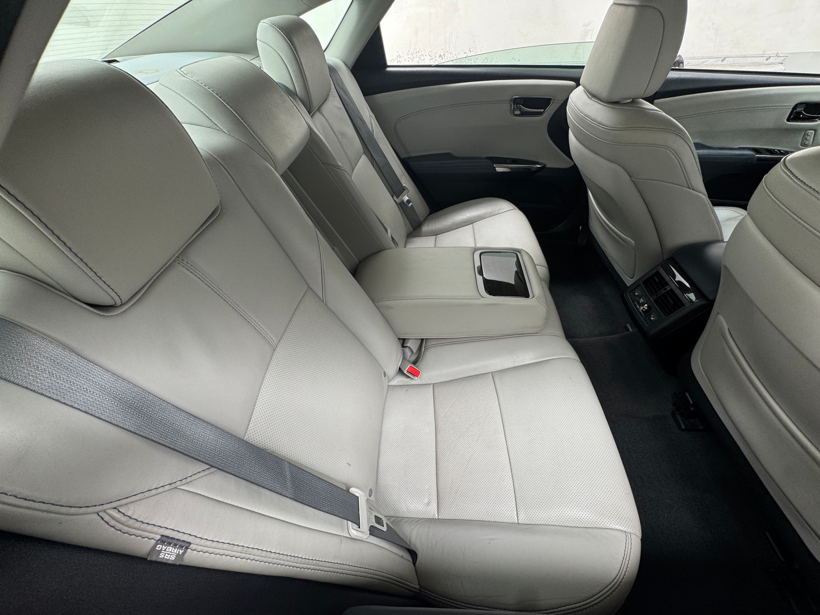 Thumbnail: 2013 Toyota Avalon - 6