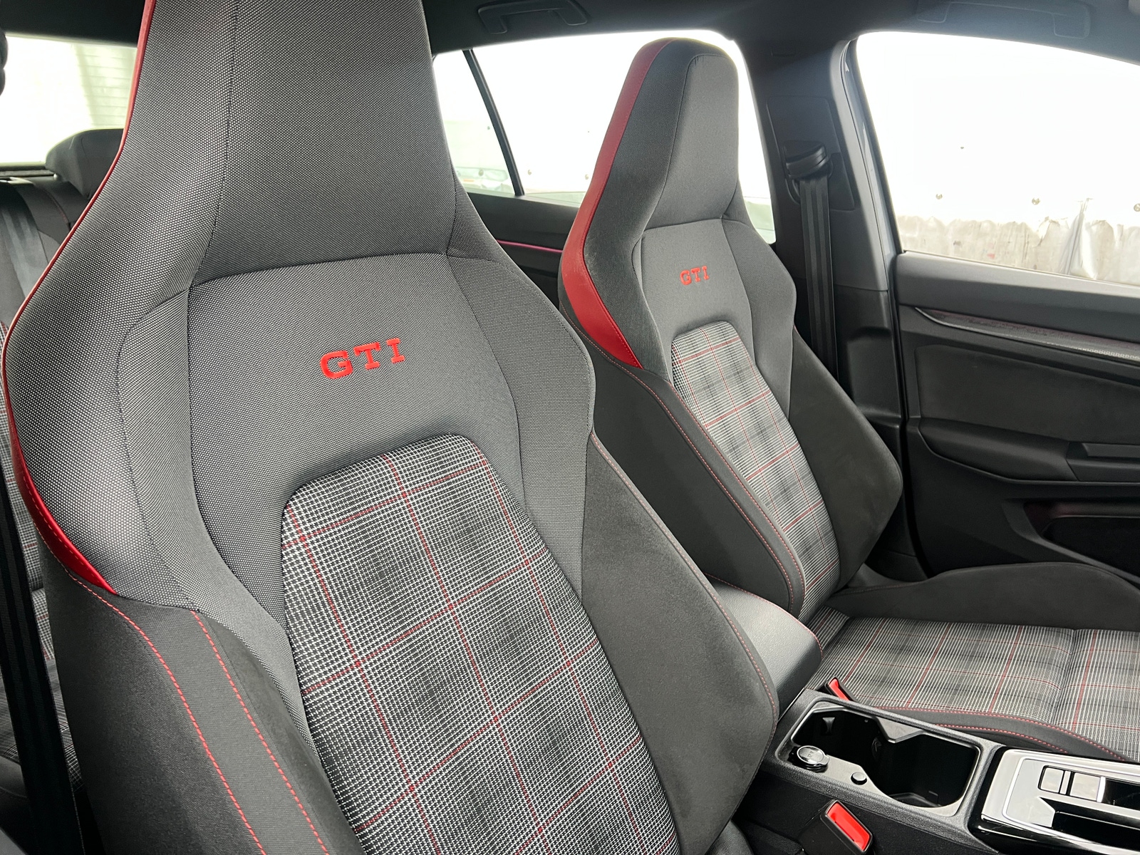 Thumbnail: 2023 Volkswagen Golf - 2