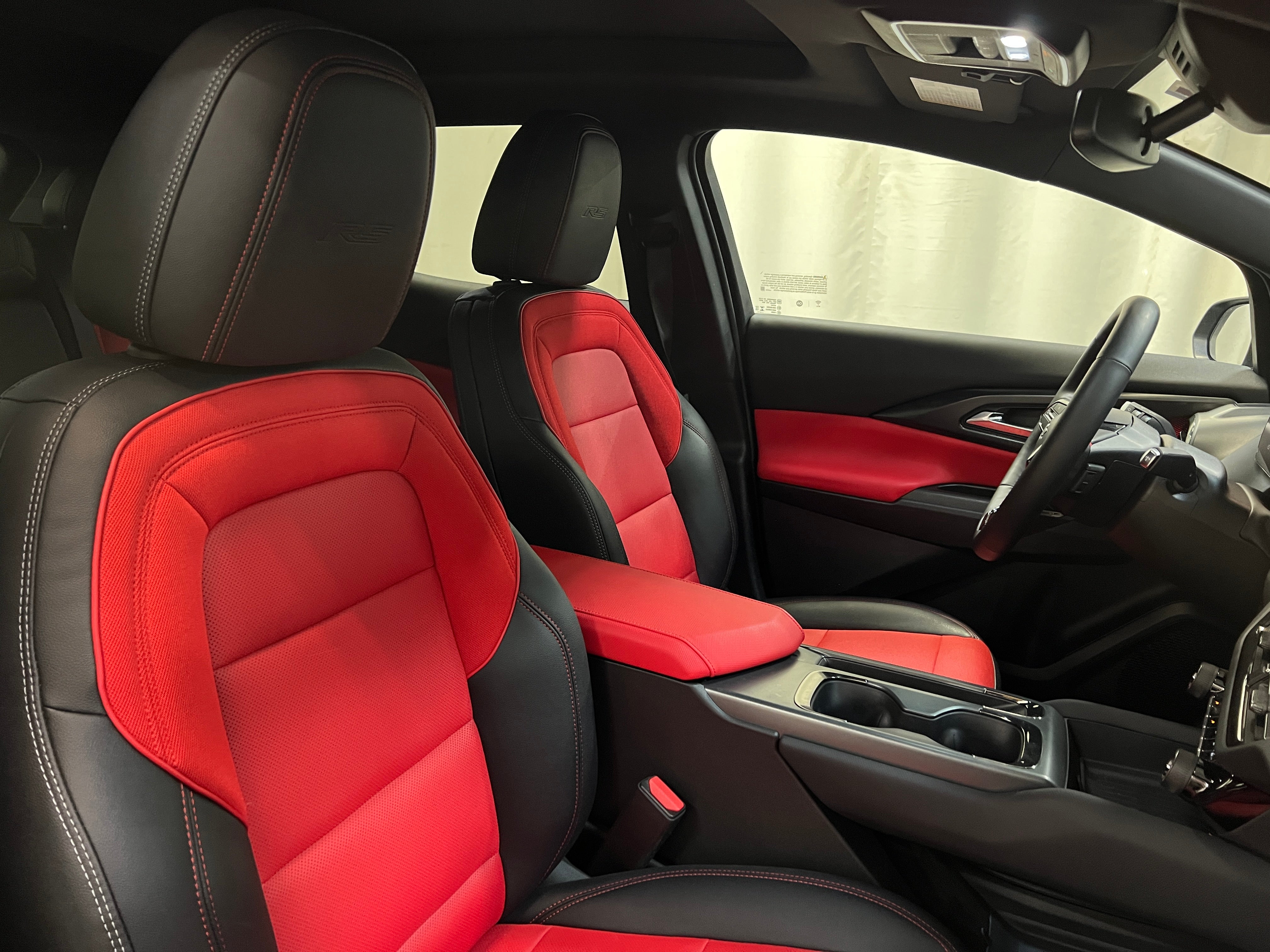 Used 2025 Chevrolet Equinox EV RS with VIN 3GN7DSRRXSS118785 for sale in Oak Creek, WI