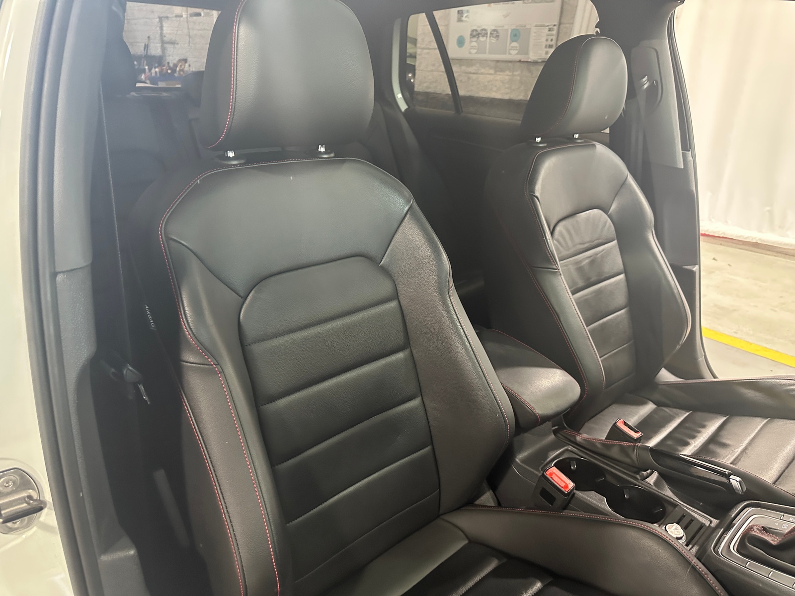 Thumbnail: 2016 Volkswagen Golf - 2