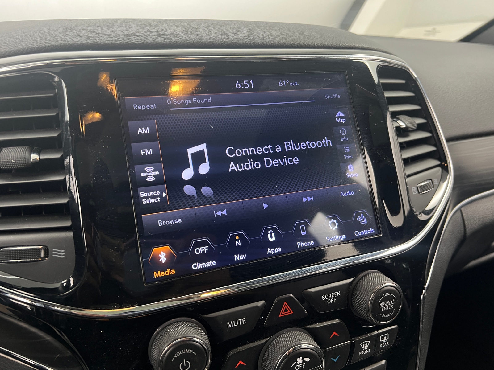 Thumbnail: 2019 Jeep Grand Cherokee - 3