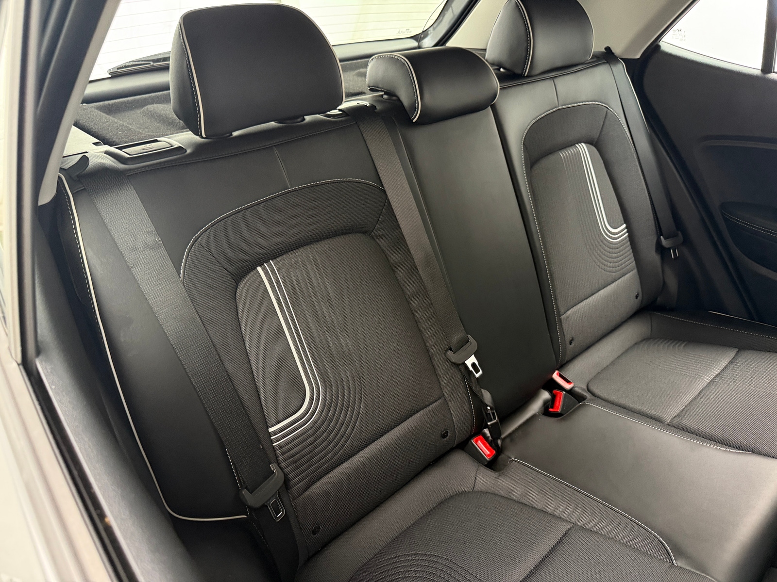 Thumbnail: 2023 Hyundai Venue - 6