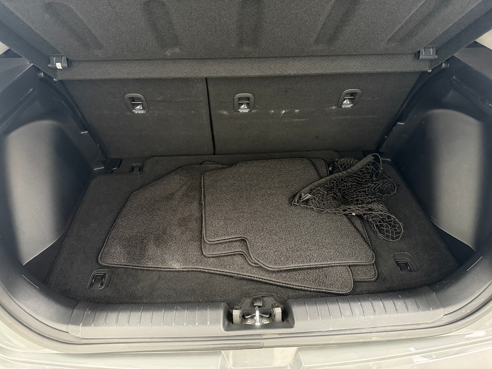 Thumbnail: 2023 Hyundai Venue - 7