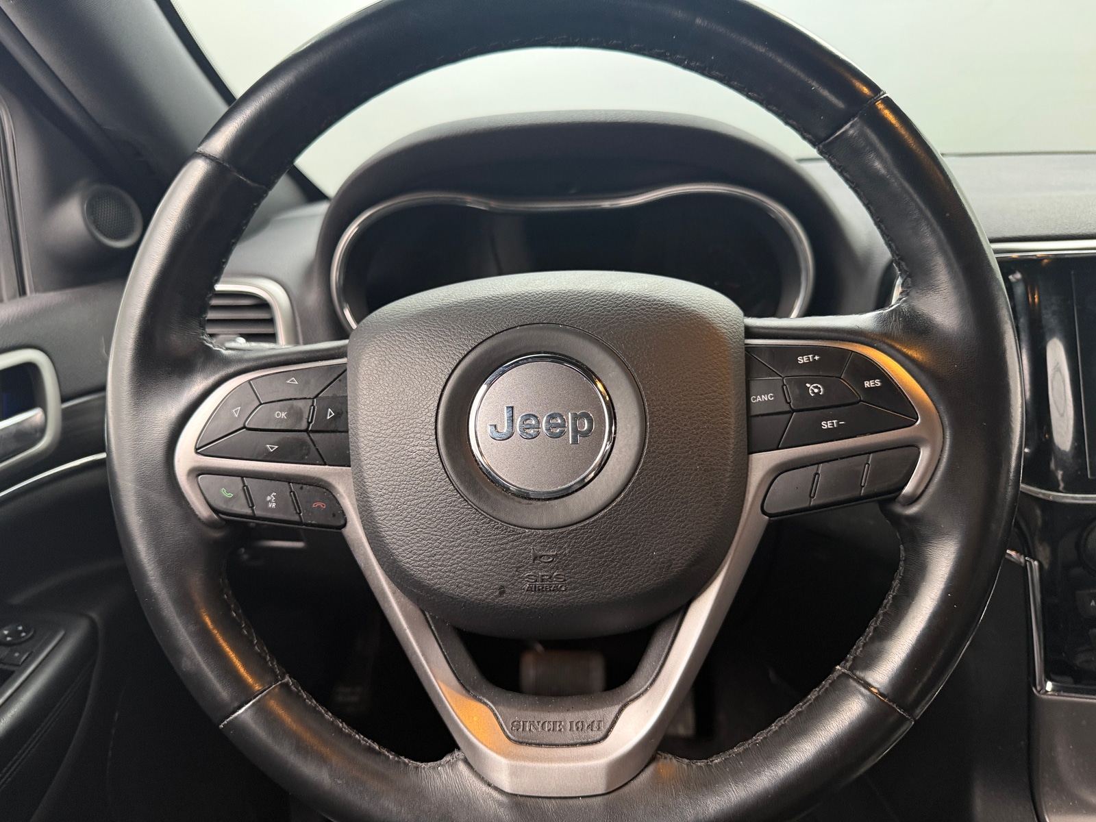 Thumbnail: 2020 Jeep Grand Cherokee - 5