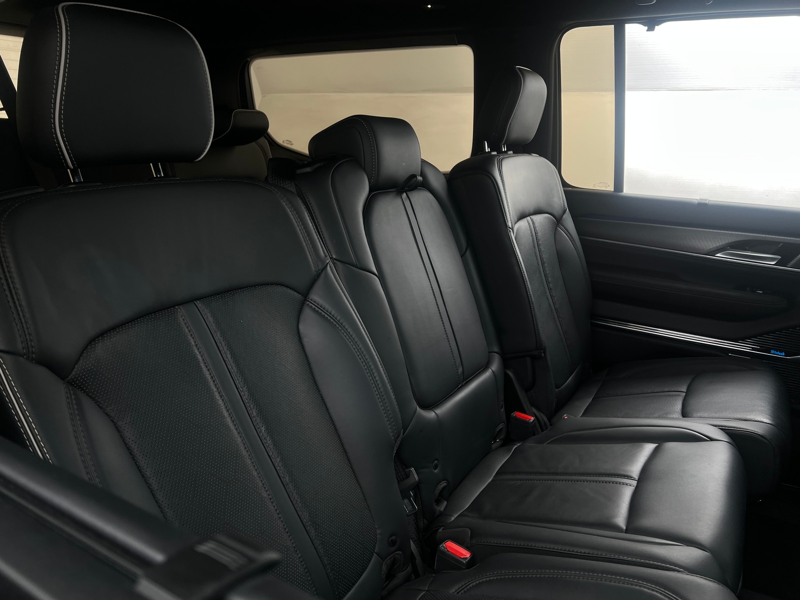 Thumbnail: 2023 Jeep Grand Wagoneer - 5