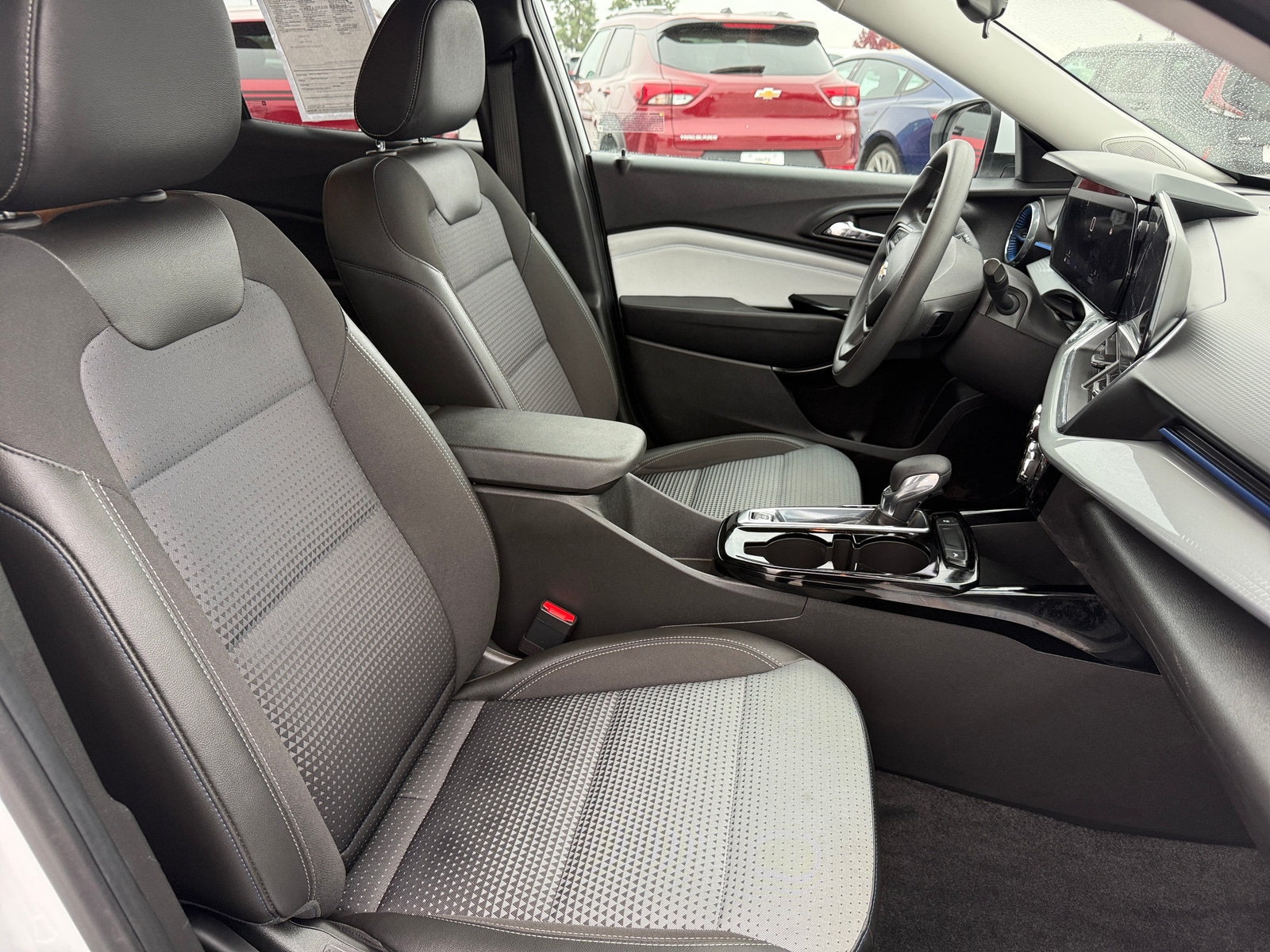 Thumbnail: 2025 Chevrolet Trax - 2