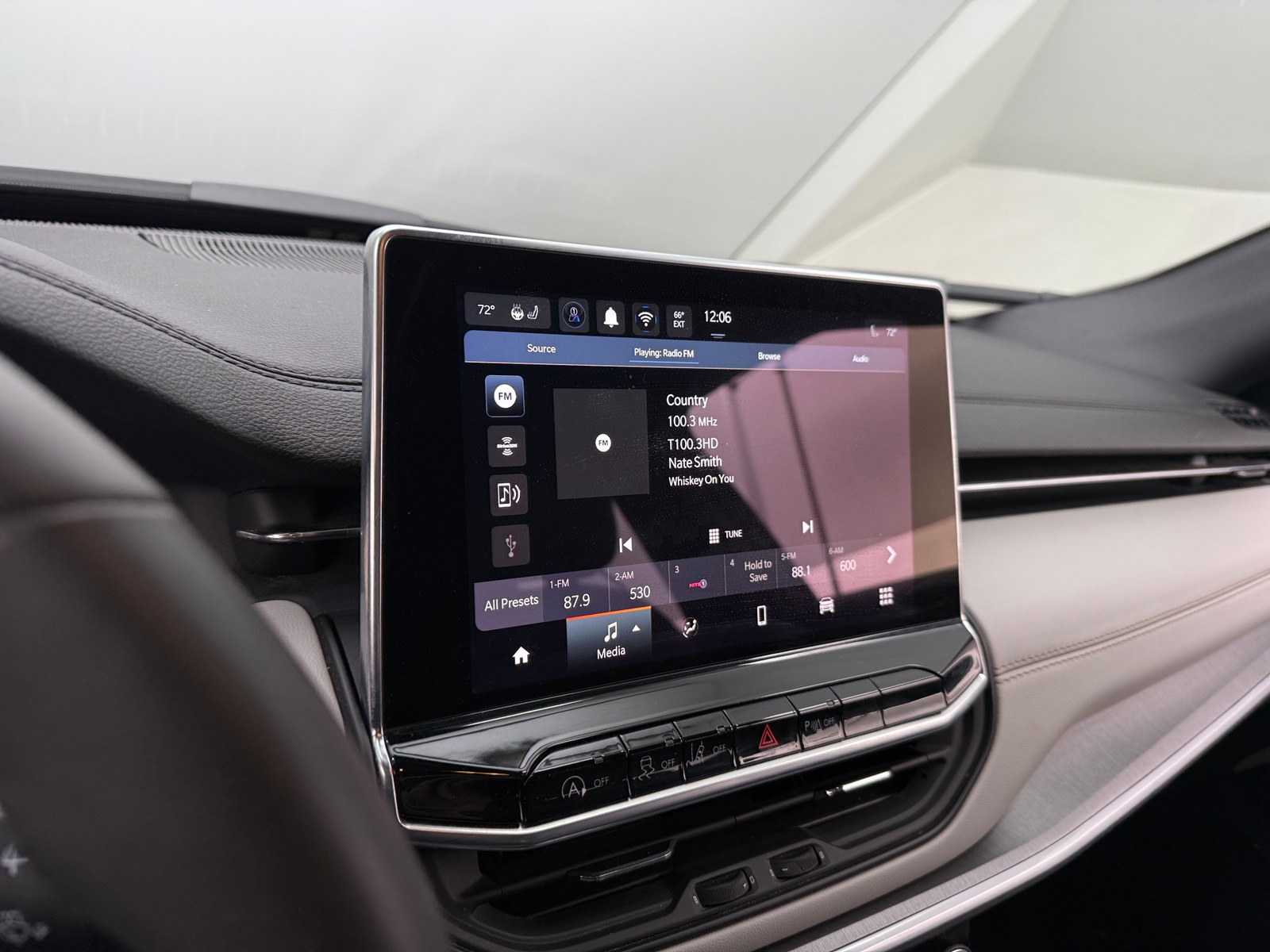 Thumbnail: 2024 Jeep Compass - 3