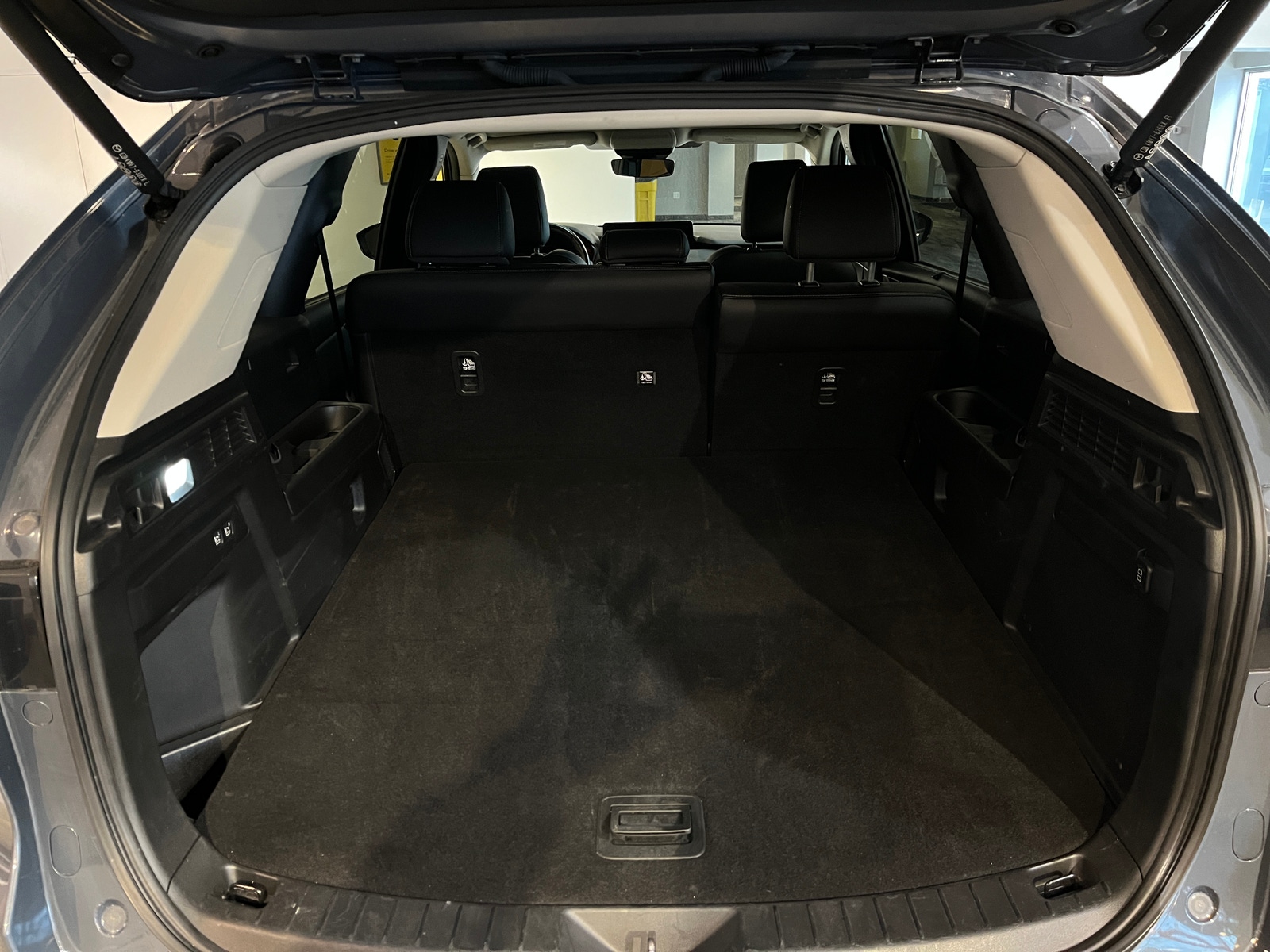 Thumbnail: 2025 Mazda CX-70 - 6