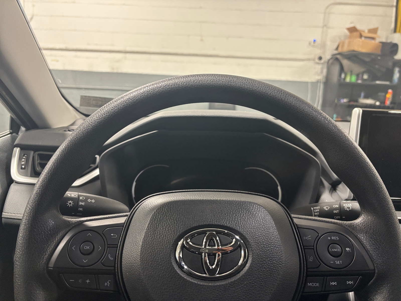 Thumbnail: 2025 Toyota RAV4 - 5