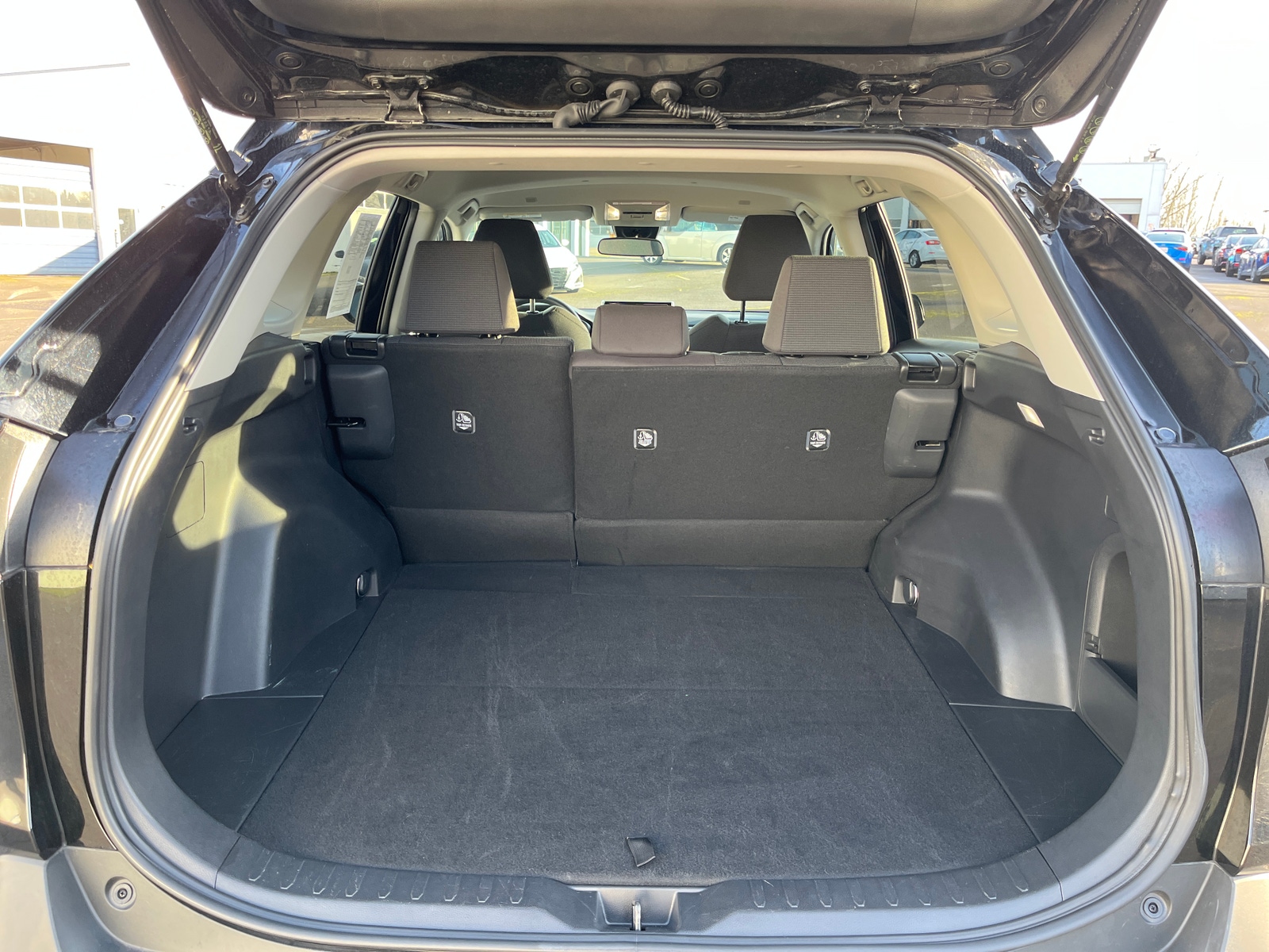 Thumbnail: 2025 Toyota RAV4 - 6