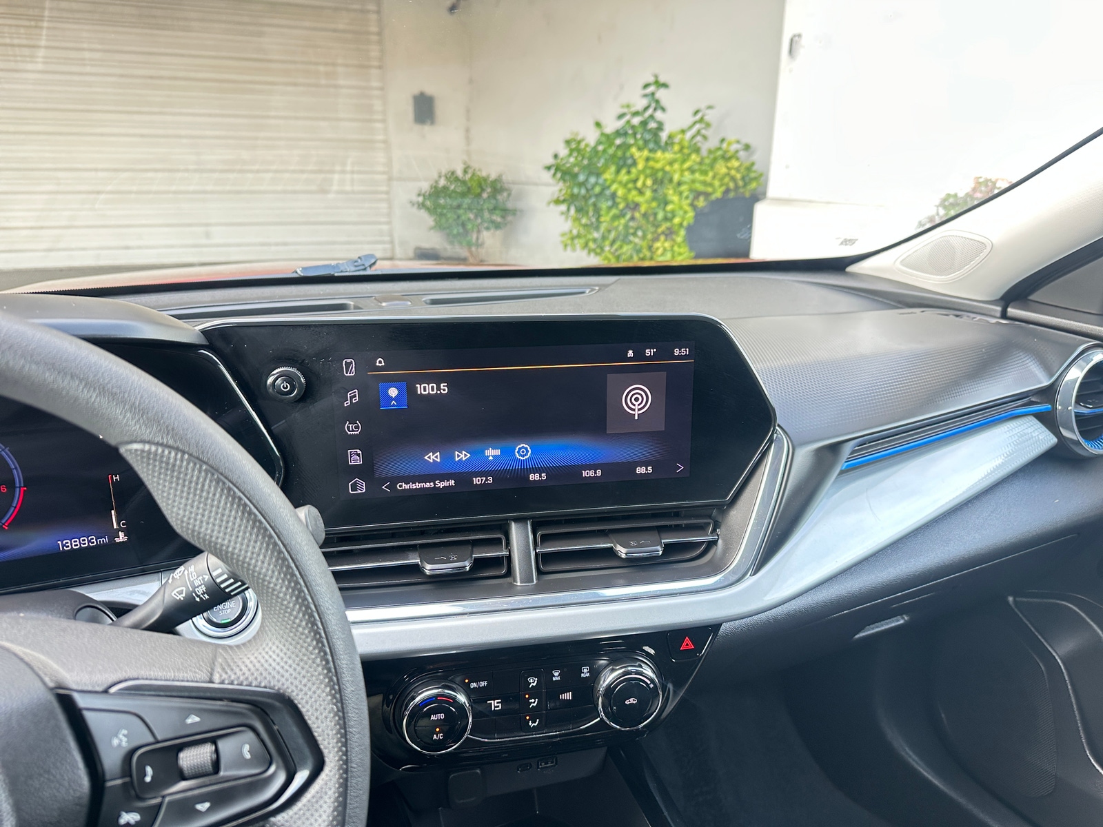 Thumbnail: 2025 Chevrolet Trax - 4