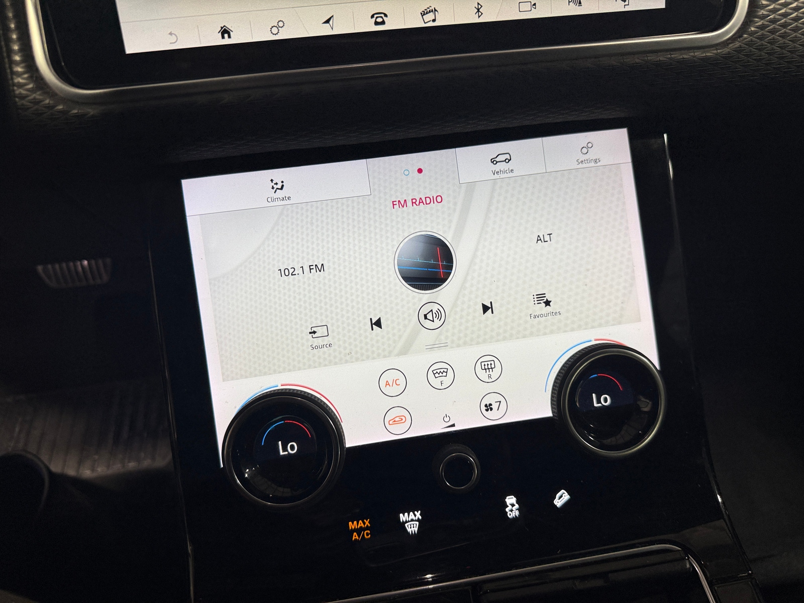 Thumbnail: 2019 Land Rover Range Rover Velar - 3