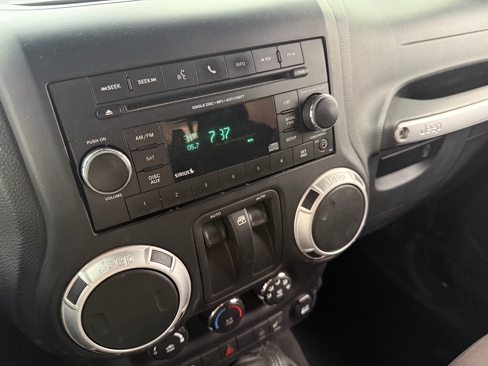 Thumbnail: 2014 Jeep Wrangler - 3