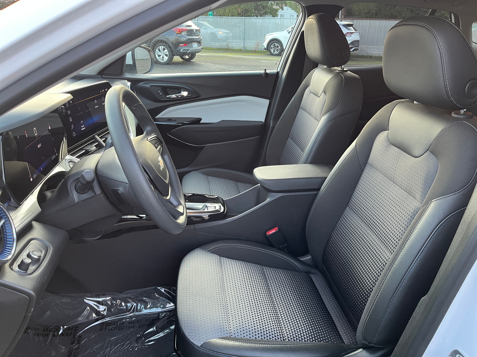 Thumbnail: 2025 Chevrolet Trax - 2