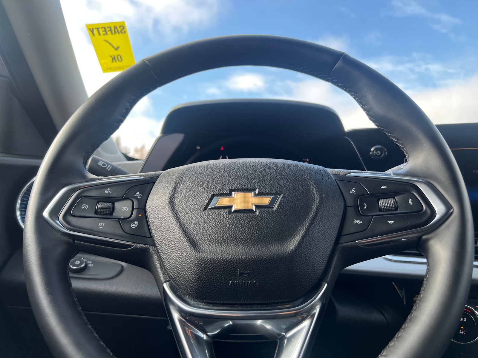 Thumbnail: 2025 Chevrolet Trax - 5