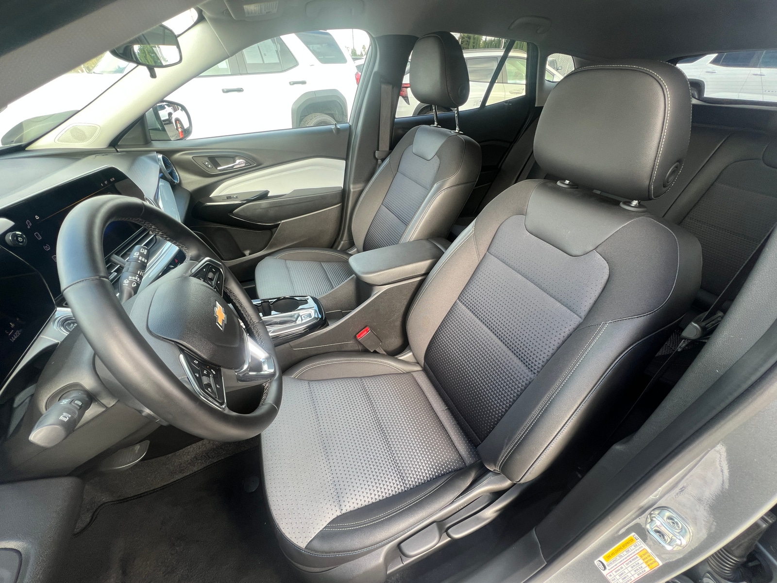 Thumbnail: 2025 Chevrolet Trax - 2