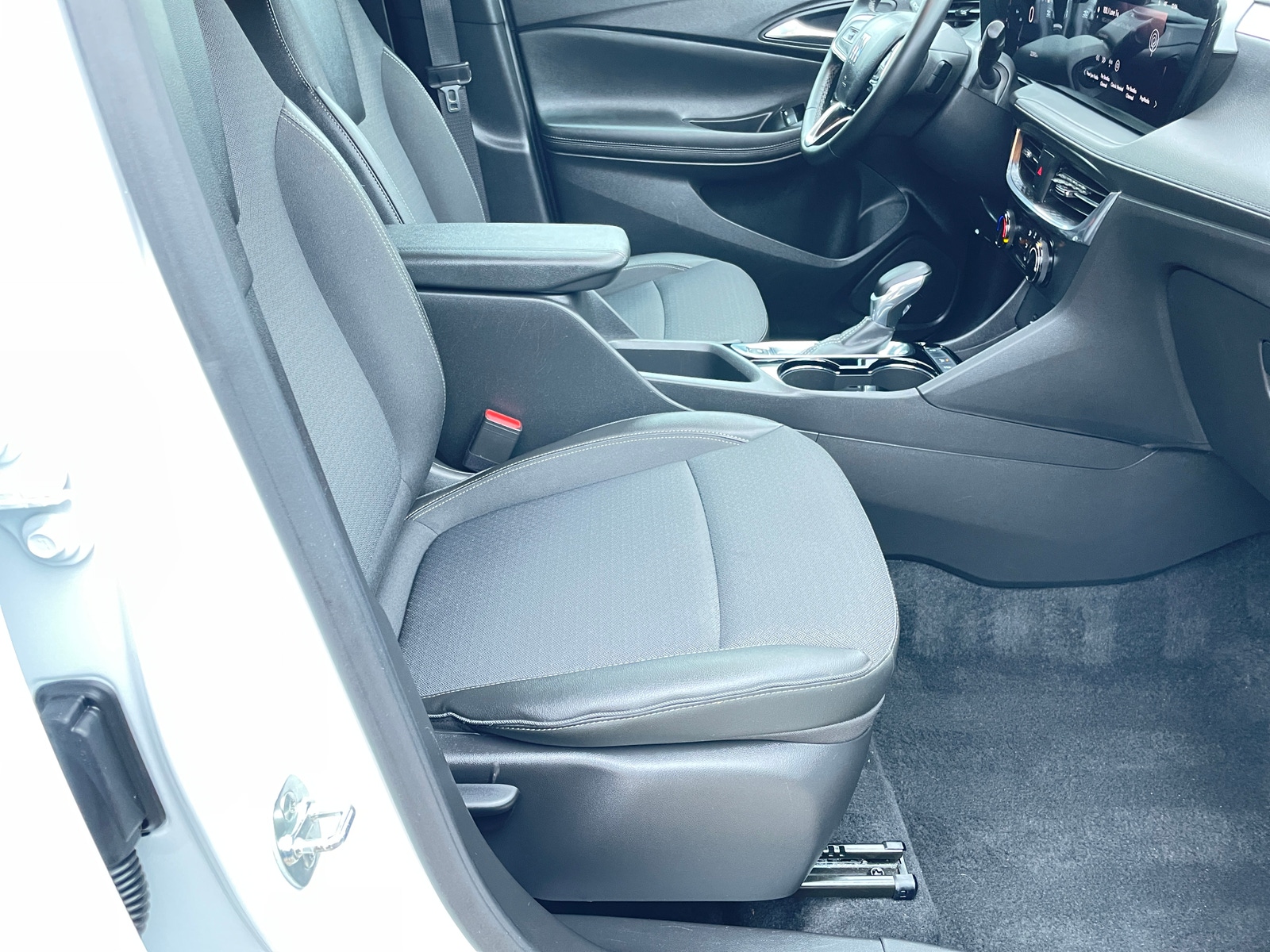 Thumbnail: 2025 Buick Encore GX - 2