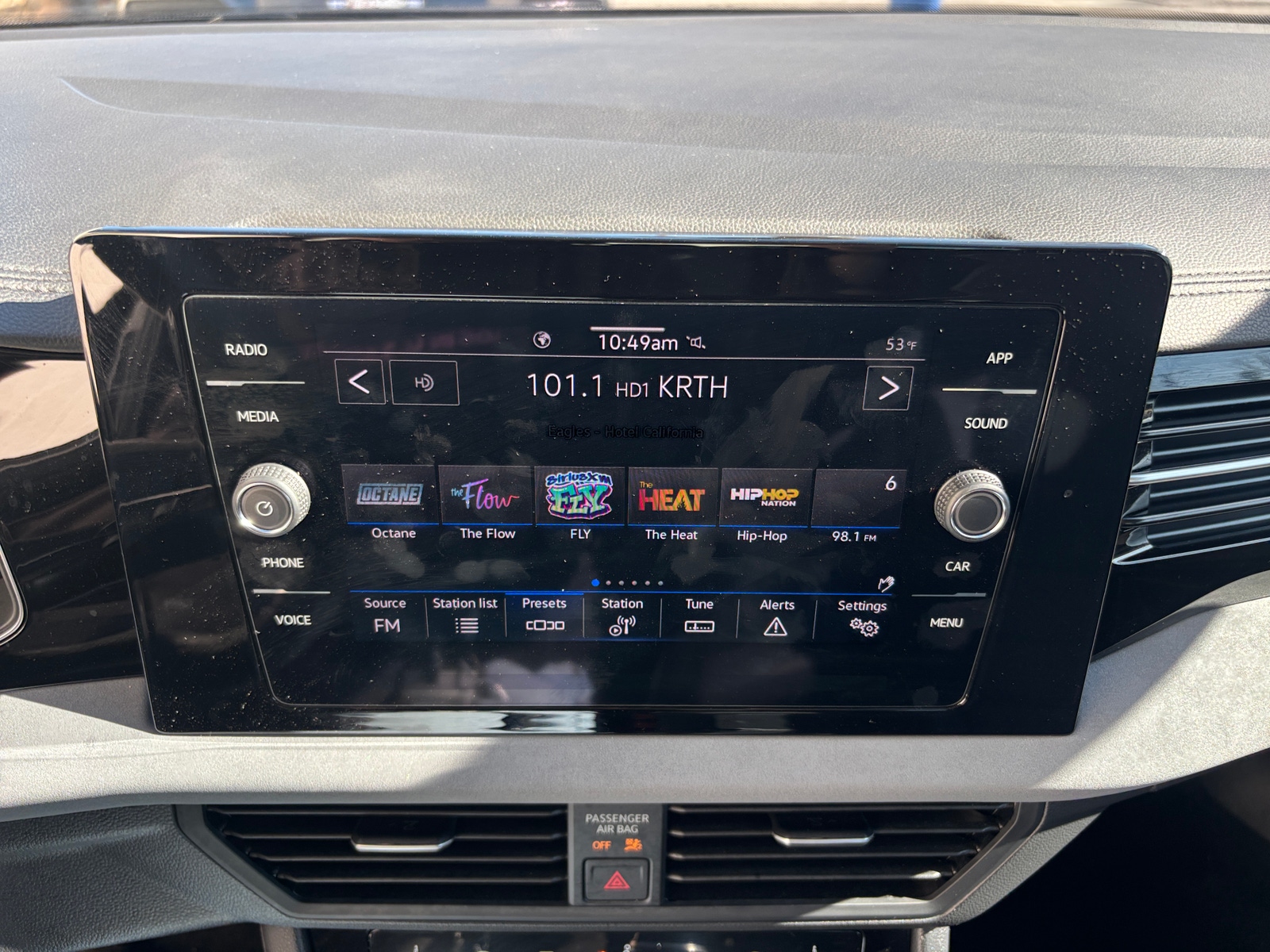 Thumbnail: 2025 Volkswagen Jetta - 3